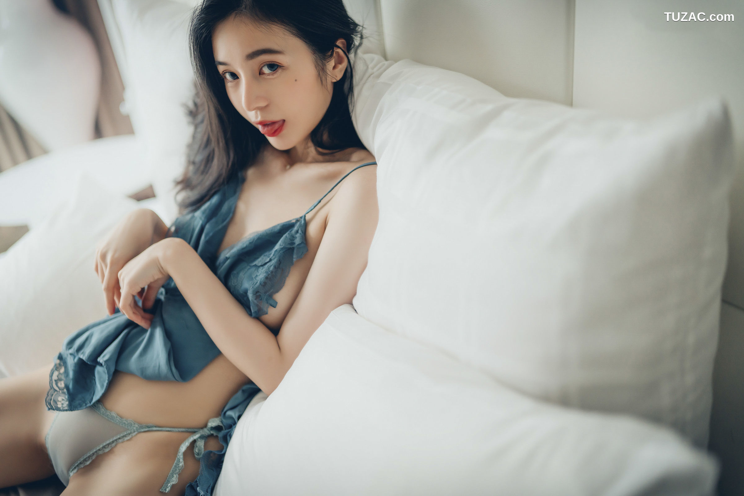 JVID-辰辰-透明内裤张开脚-比骆驼蹄还更厉害-中空小护士-两片式睡衣-2021.09.03