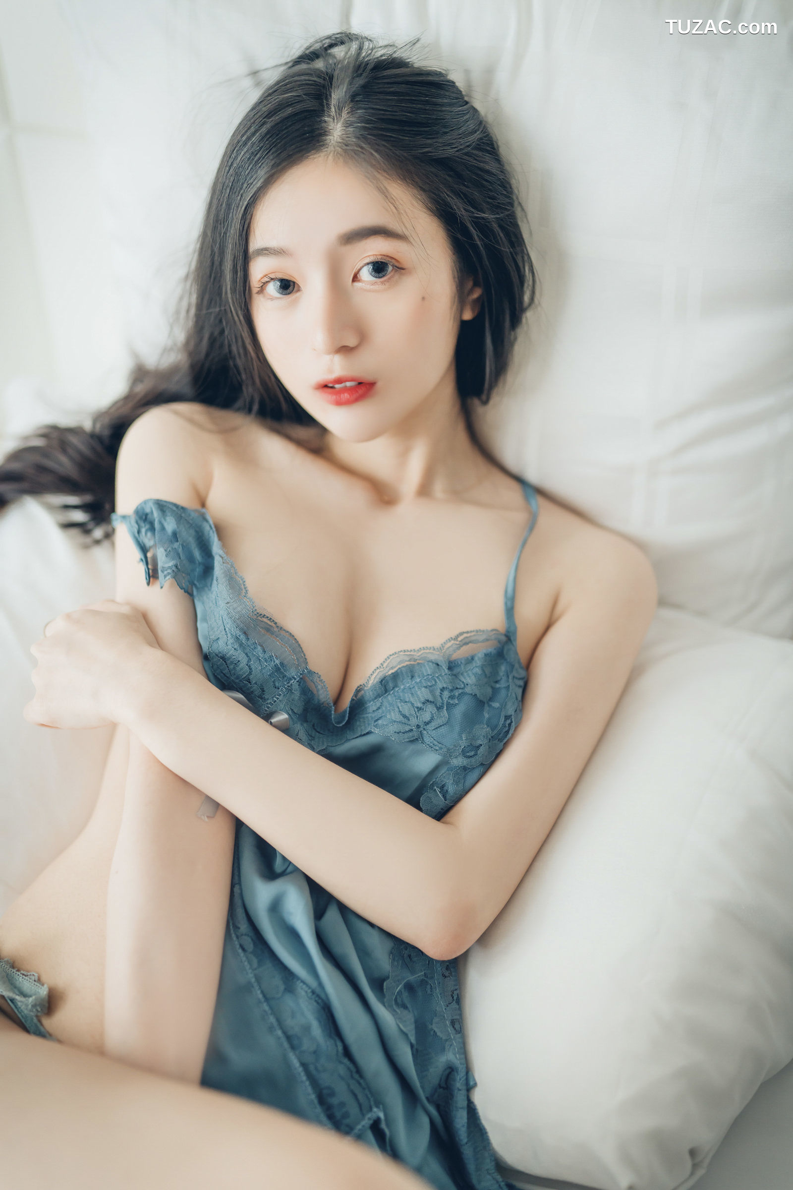 JVID-辰辰-透明内裤张开脚-比骆驼蹄还更厉害-中空小护士-两片式睡衣-2021.09.03
