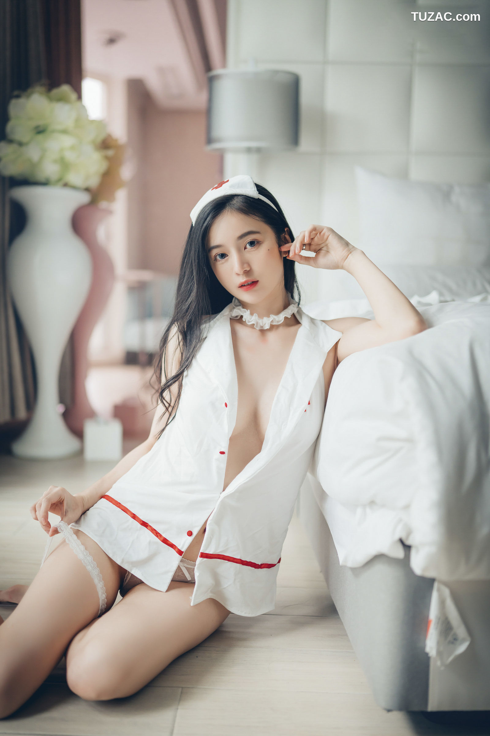 JVID-辰辰-透明内裤张开脚-比骆驼蹄还更厉害-中空小护士-两片式睡衣-2021.09.03