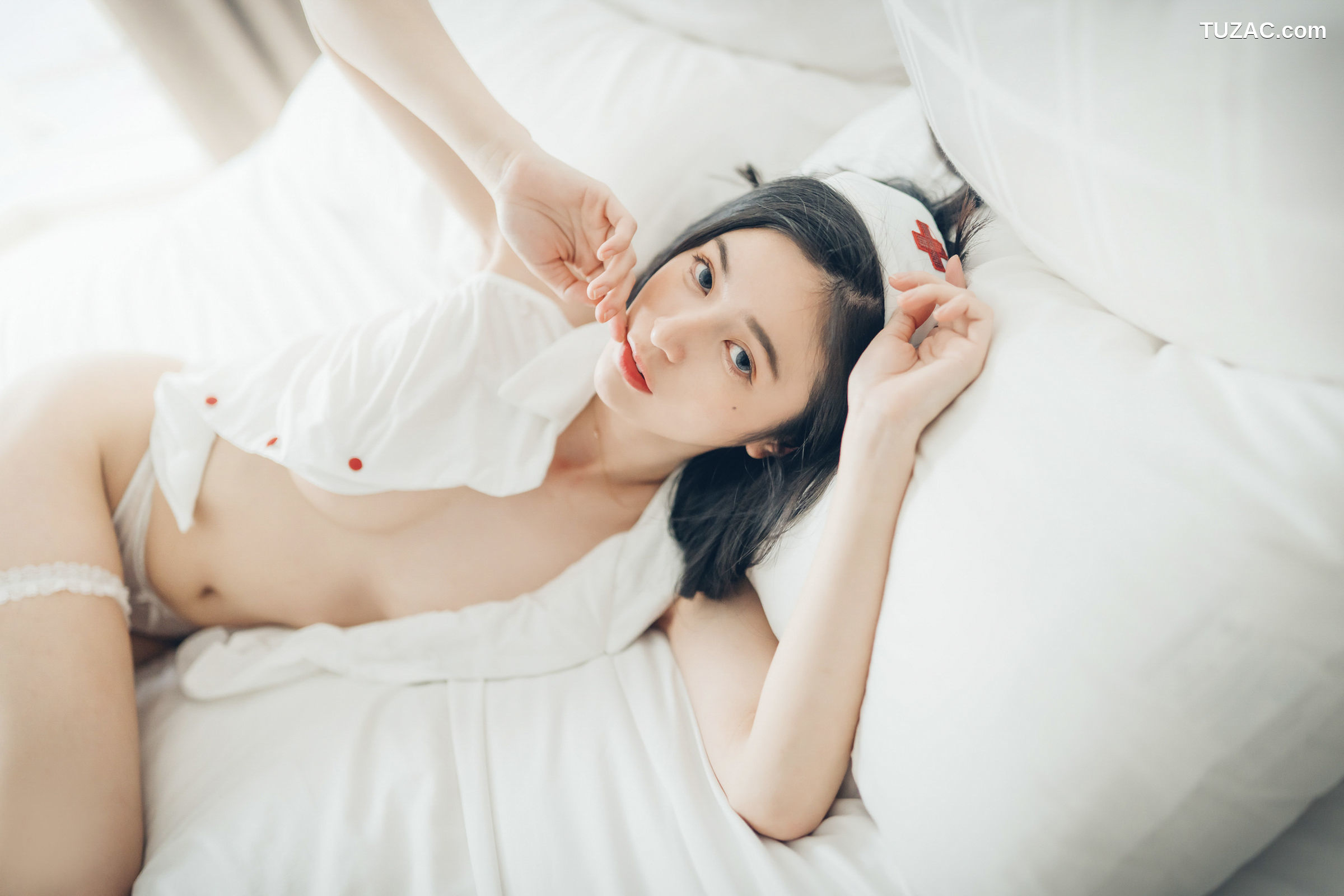 JVID-辰辰-透明内裤张开脚-比骆驼蹄还更厉害-中空小护士-两片式睡衣-2021.09.03