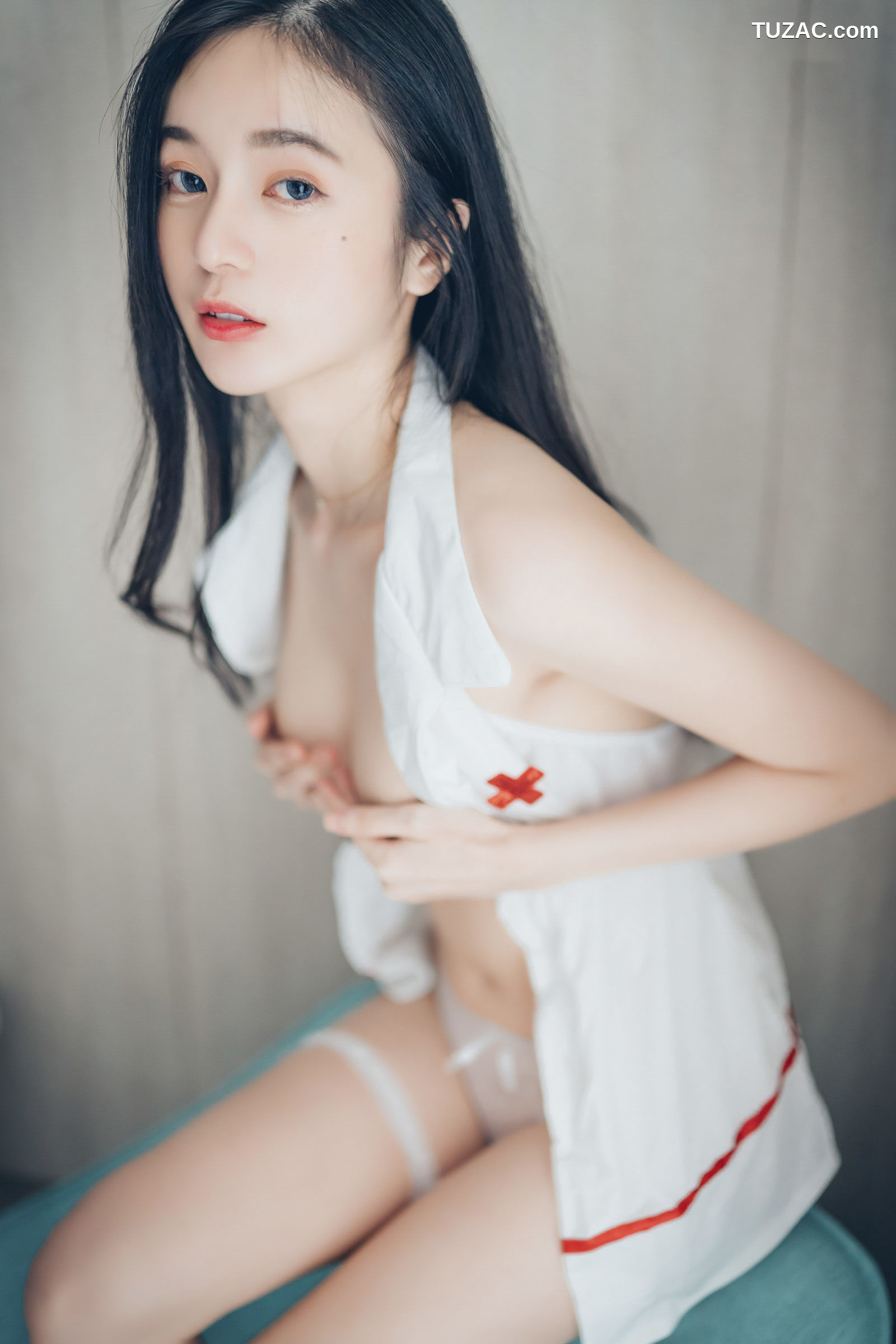 JVID-辰辰-透明内裤张开脚-比骆驼蹄还更厉害-中空小护士-两片式睡衣-2021.09.03