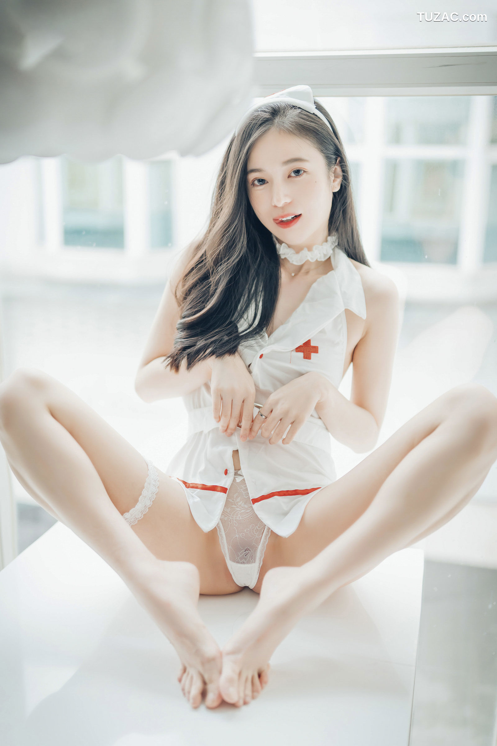JVID-辰辰-透明内裤张开脚-比骆驼蹄还更厉害-中空小护士-两片式睡衣-2021.09.03