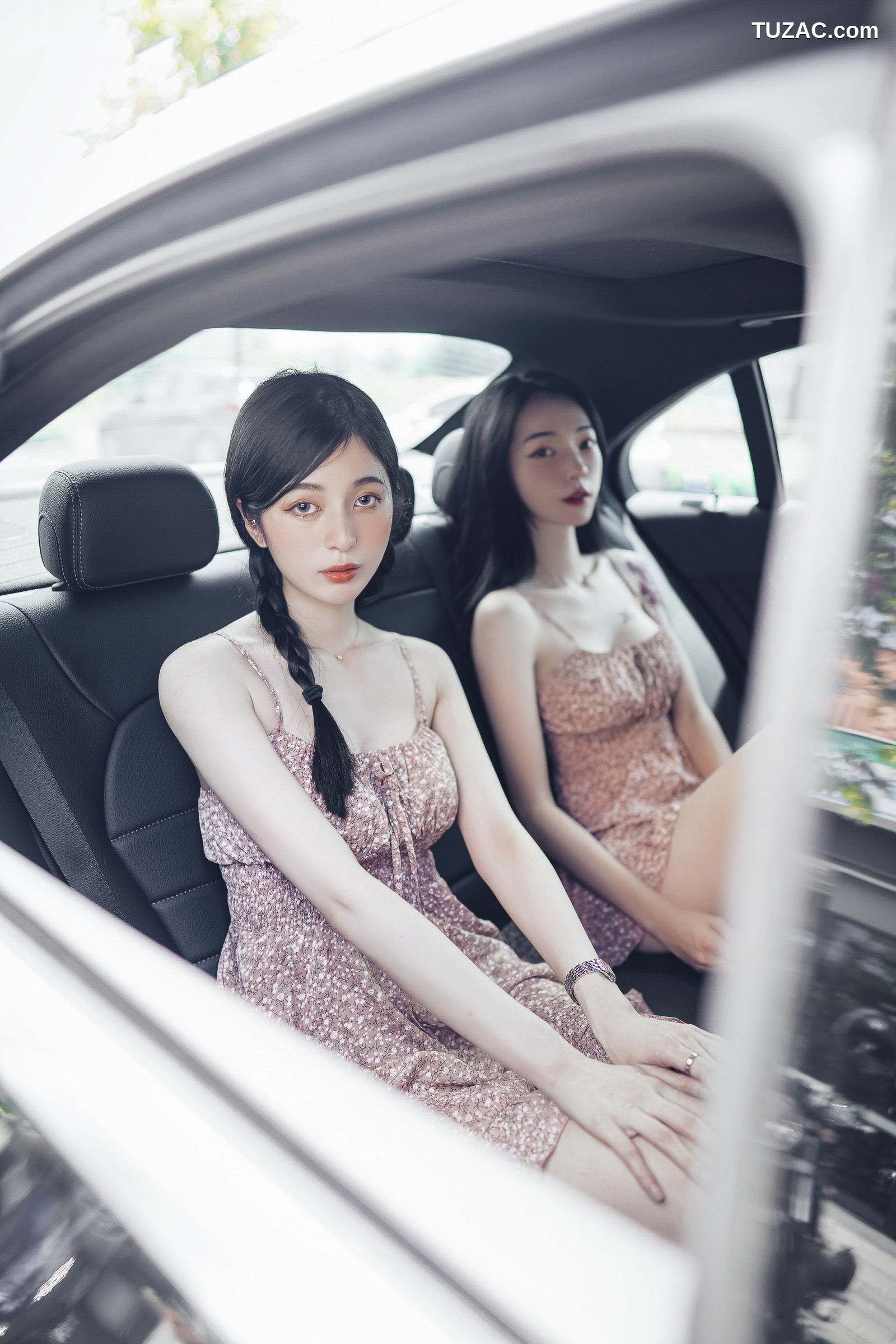 JVID-辰辰-飄飄-情色国王游戏-国王视角-讓兩位女神服侍-誰才是國王-2022.06.03