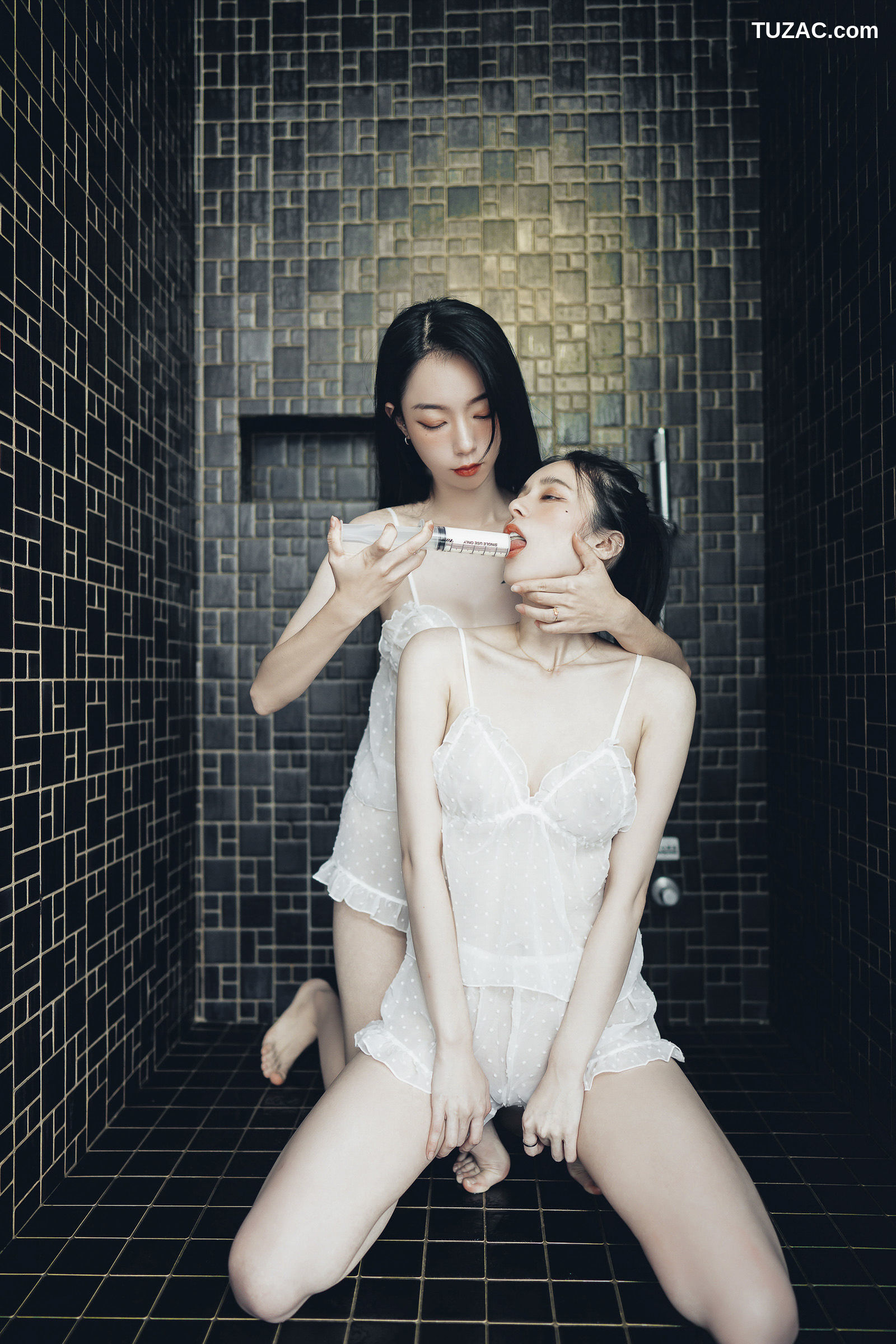 JVID-辰辰-飄飄-情色国王游戏-国王视角-讓兩位女神服侍-誰才是國王-2022.06.03