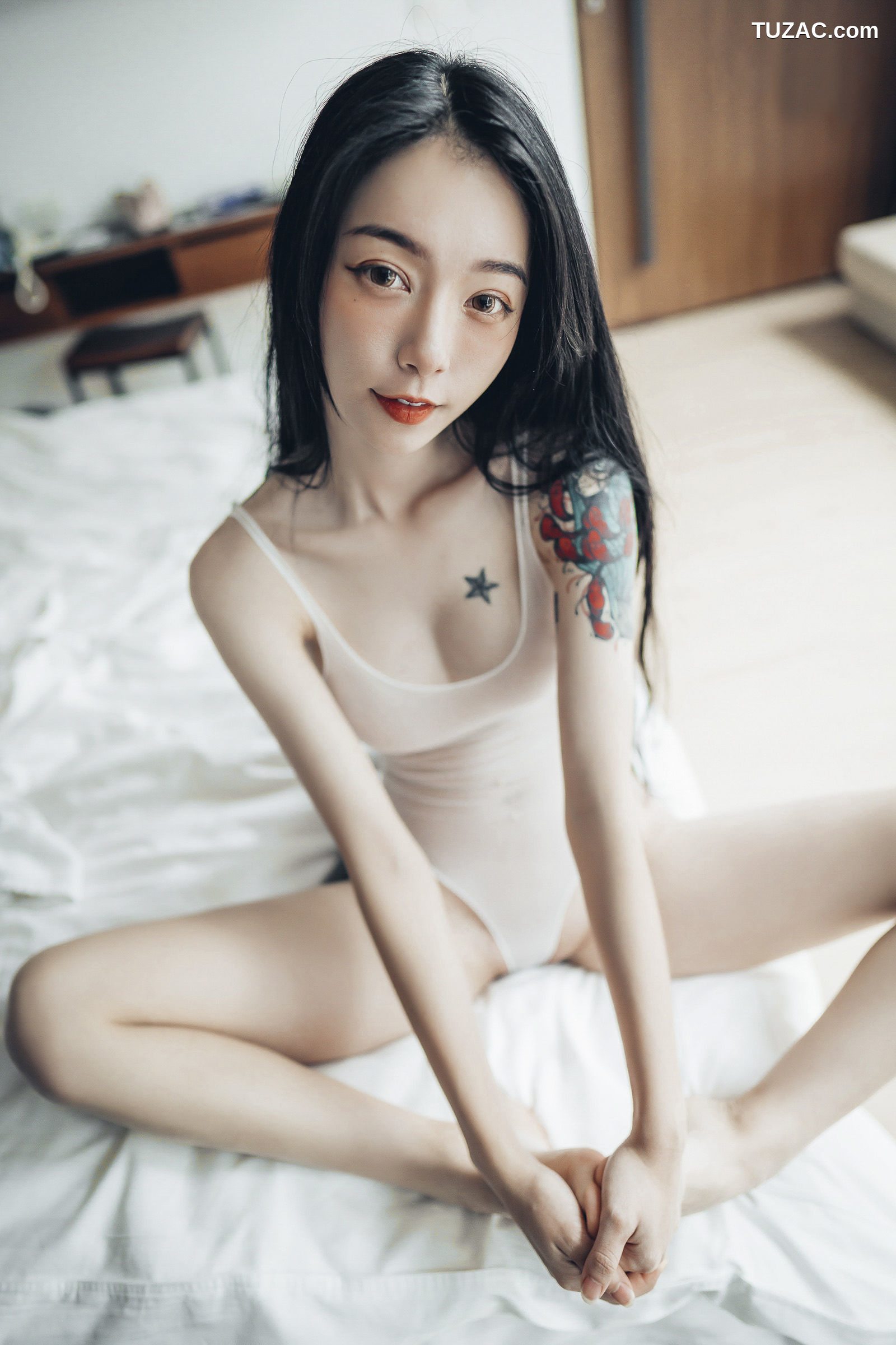 JVID-辰辰-飄飄-情色国王游戏-国王视角-讓兩位女神服侍-誰才是國王-2022.06.03
