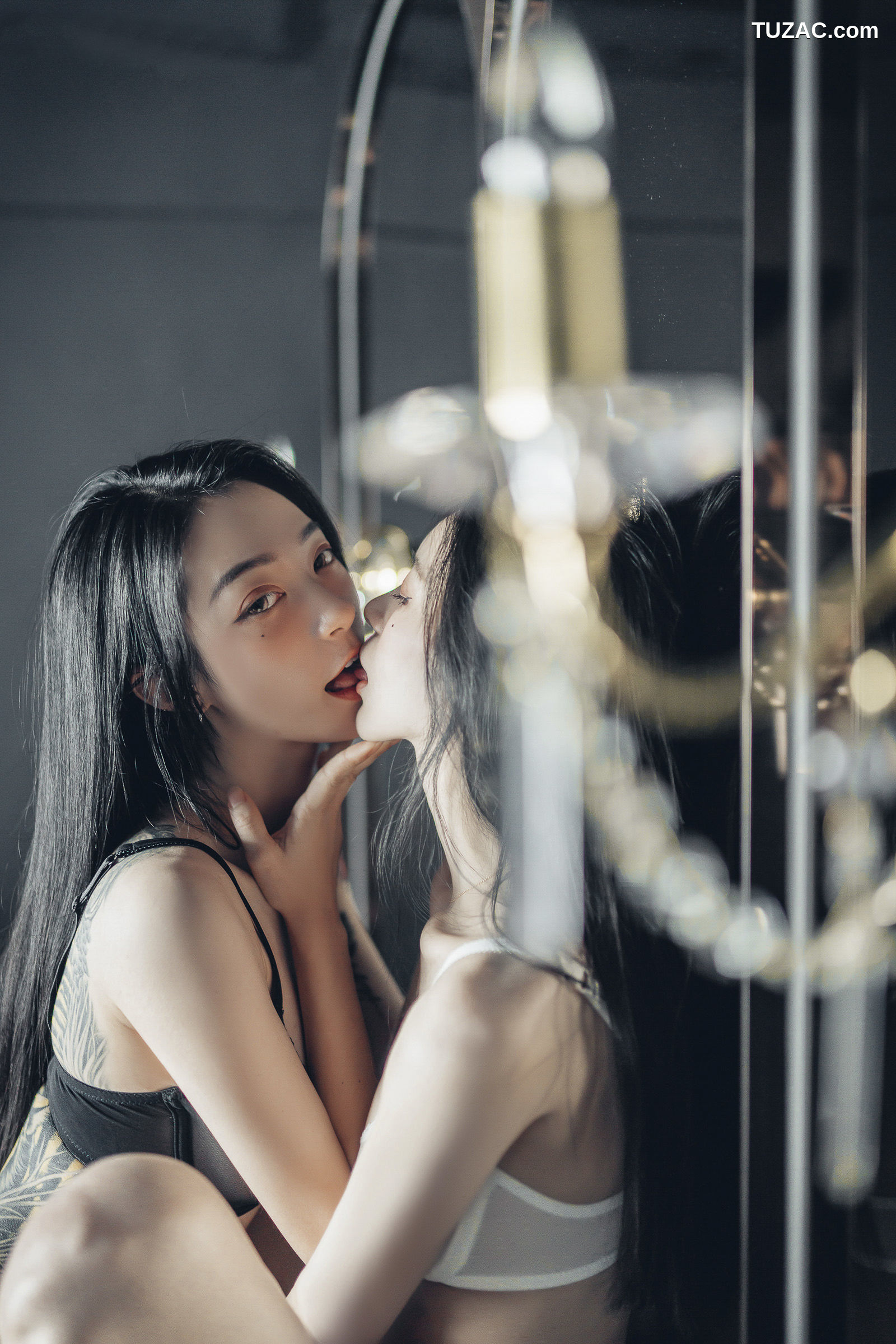 JVID-辰辰-飄飄-情色国王游戏-国王视角-讓兩位女神服侍-誰才是國王-2022.06.03