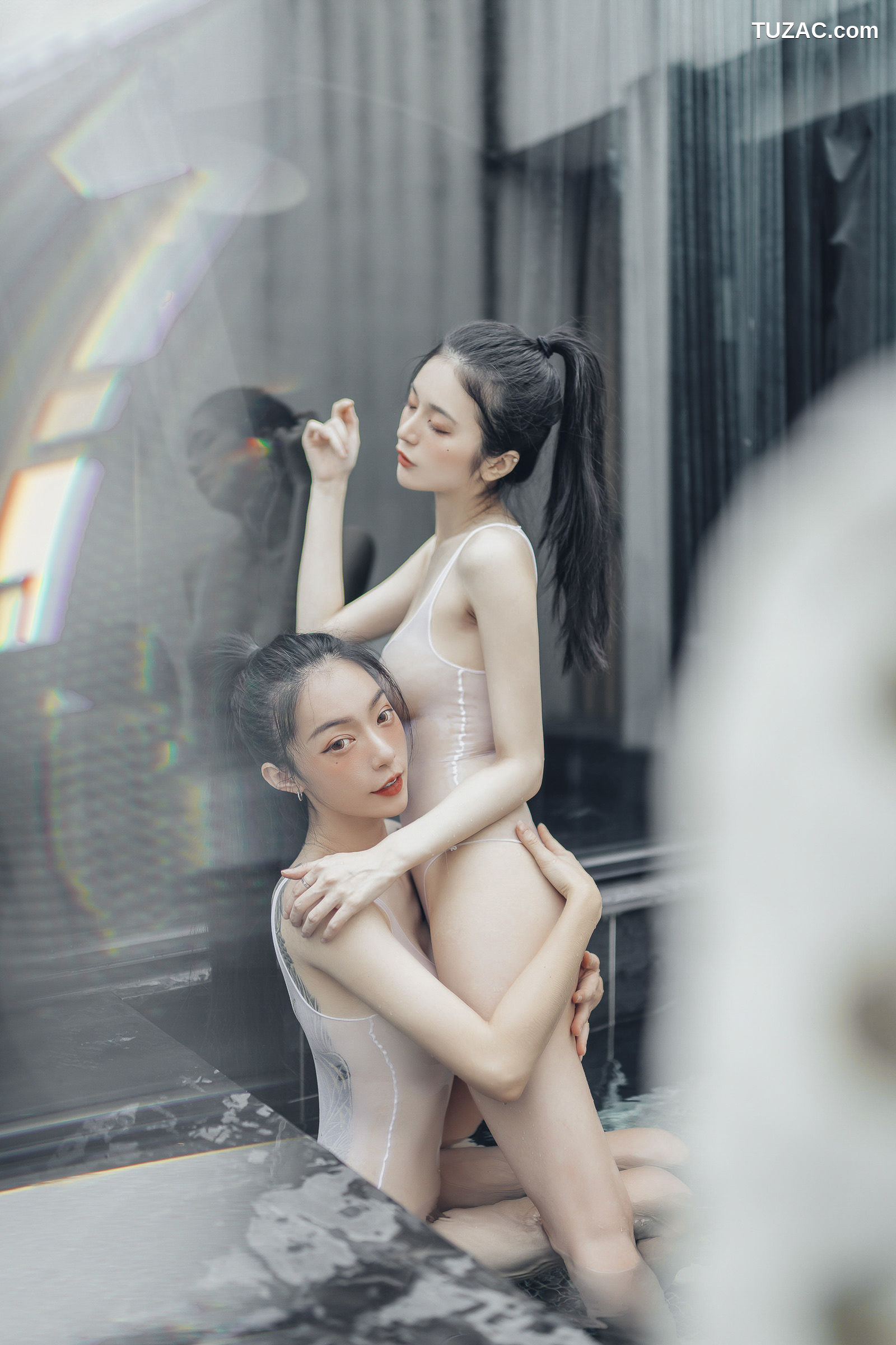 JVID-辰辰-飄飄-情色国王游戏-国王视角-讓兩位女神服侍-誰才是國王-2022.06.03