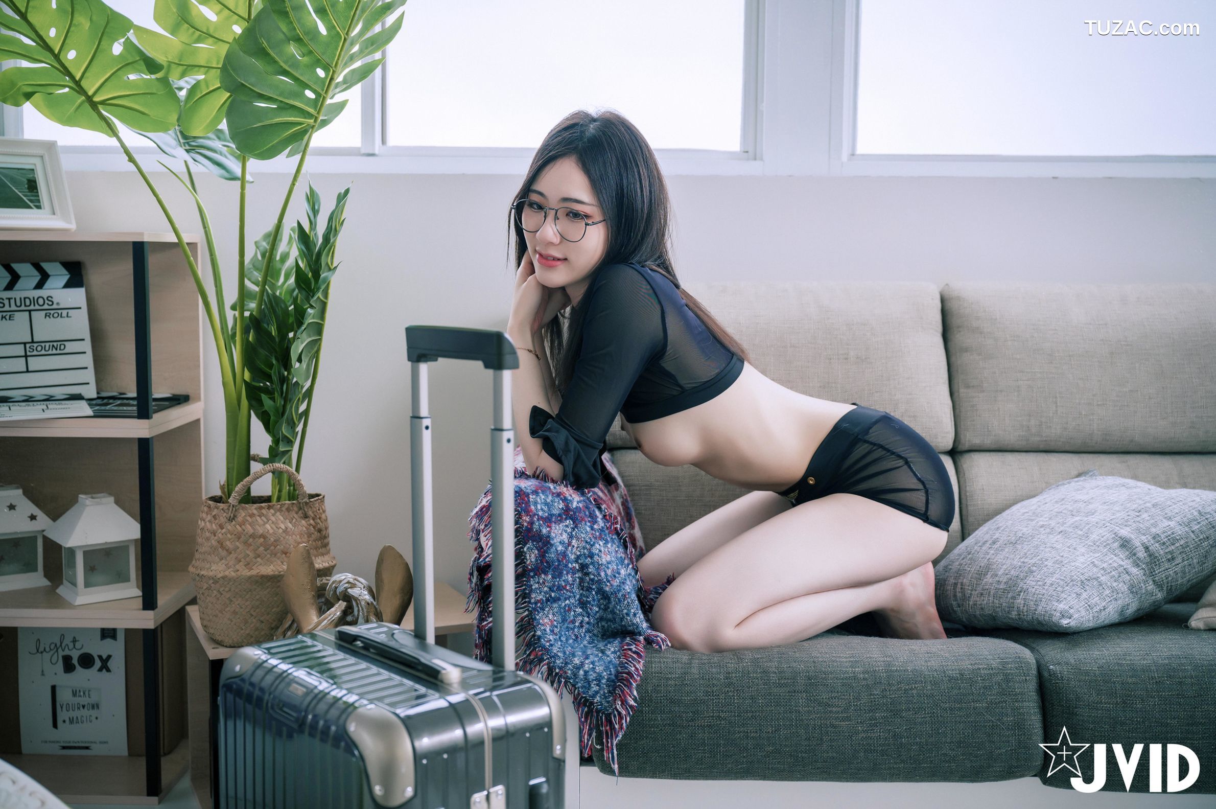 JVID-阿黎-性感暗黑空姐