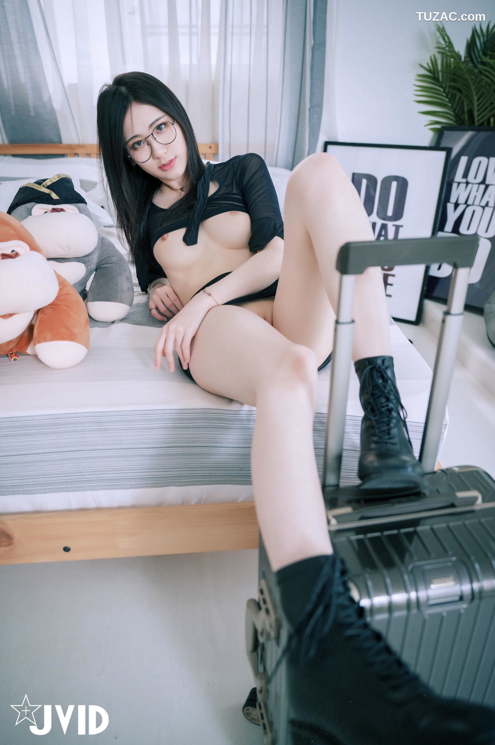 JVID-阿黎-性感暗黑空姐