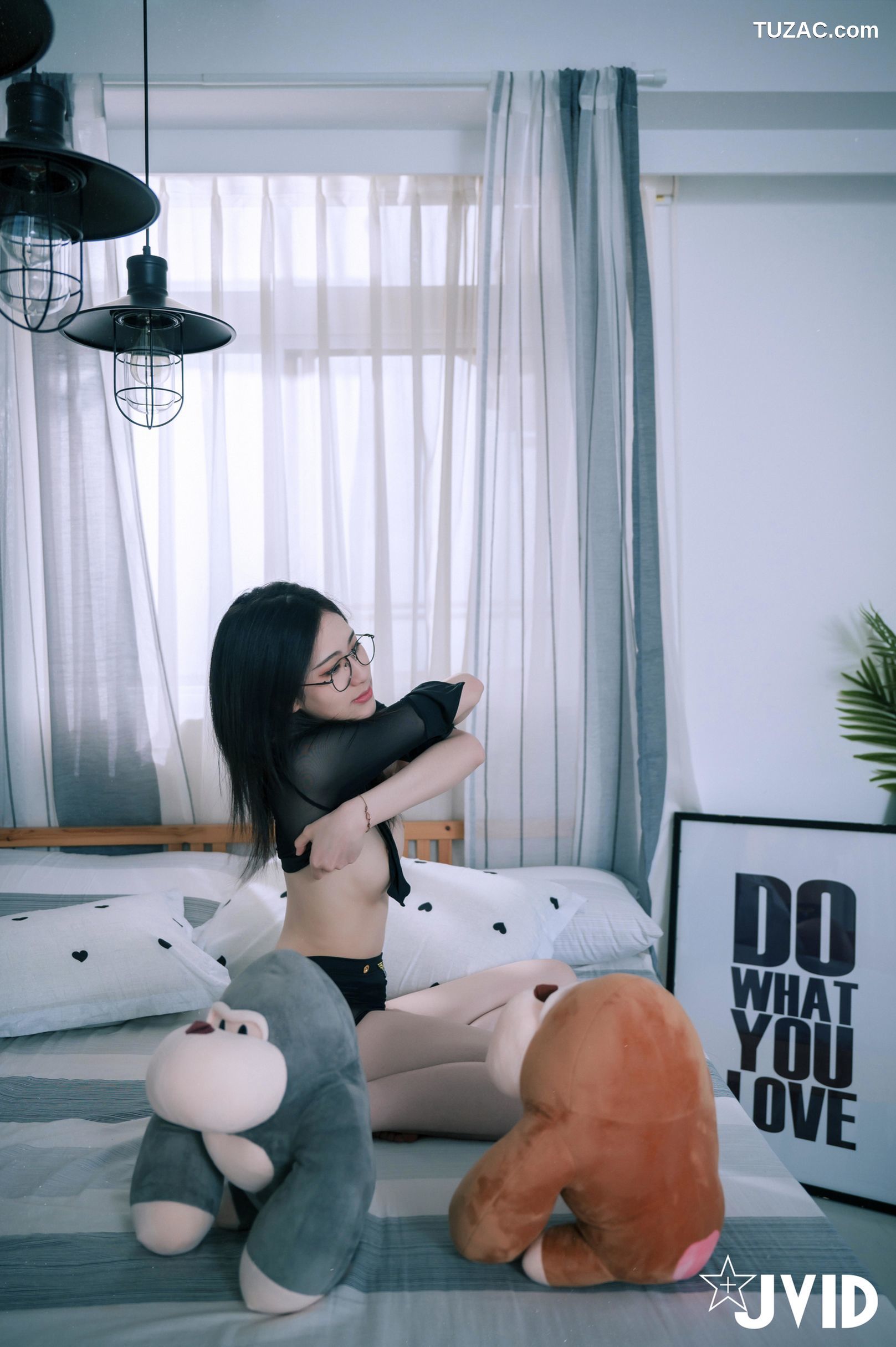 JVID-阿黎-性感暗黑空姐