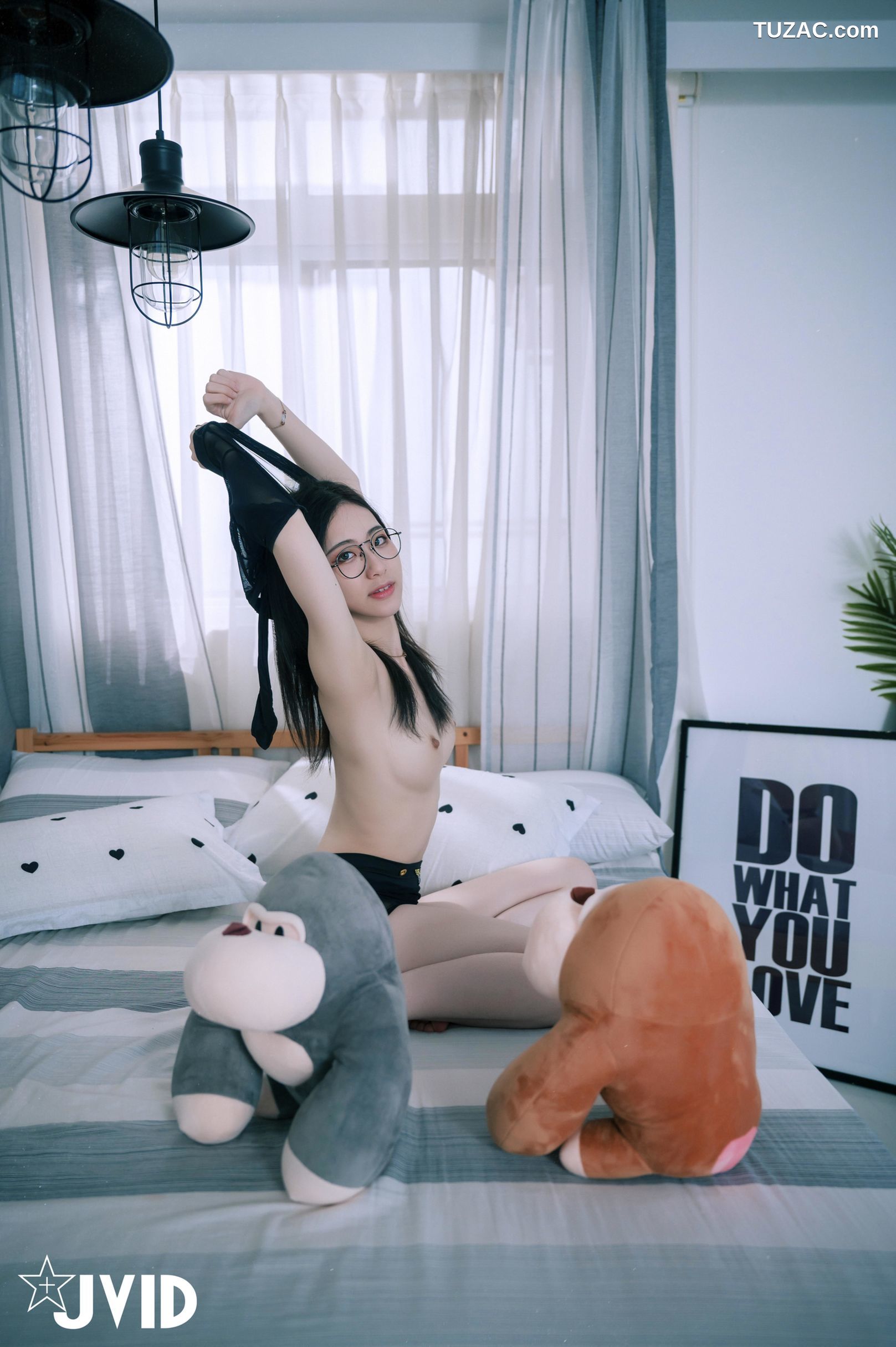 JVID-阿黎-性感暗黑空姐