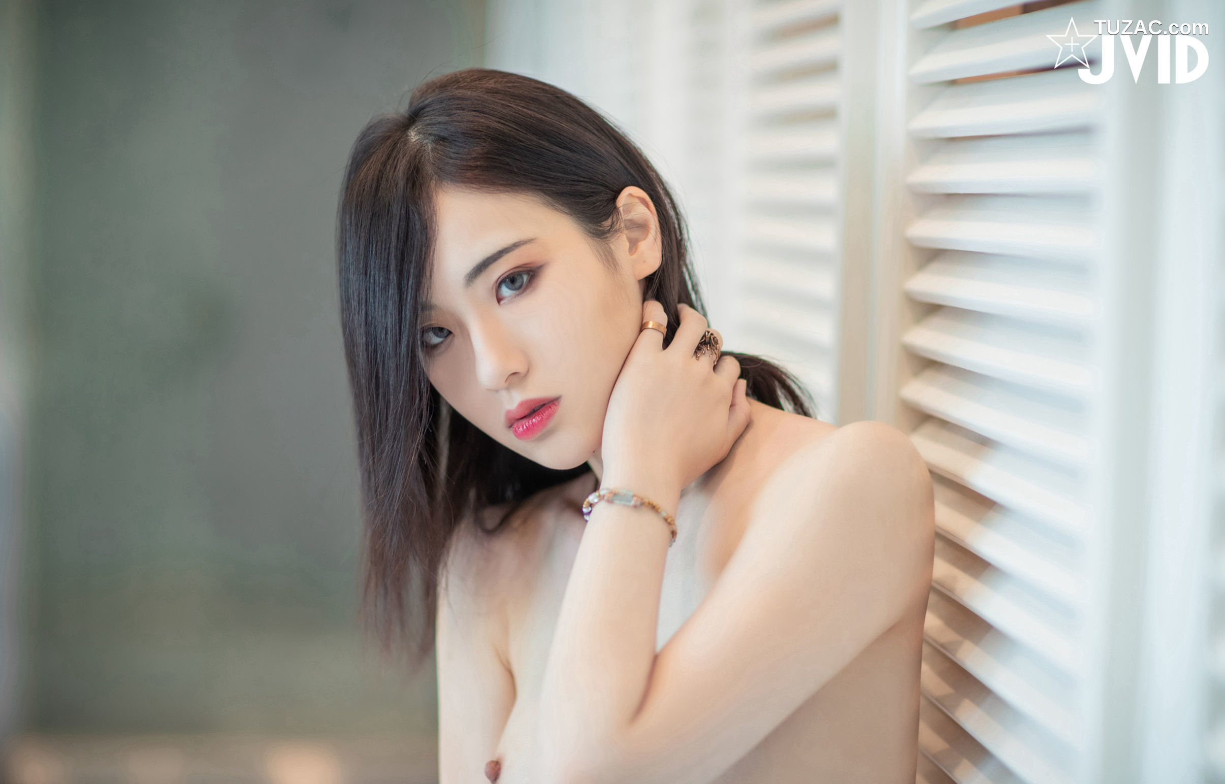 JVID-阿黎-性感爆棚の黑白蕾絲睡衣