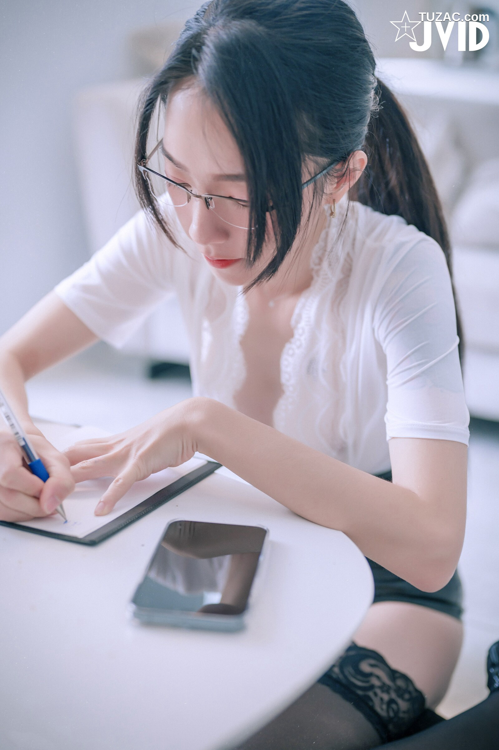 JVID-飄飄-綁架性感保險業務員