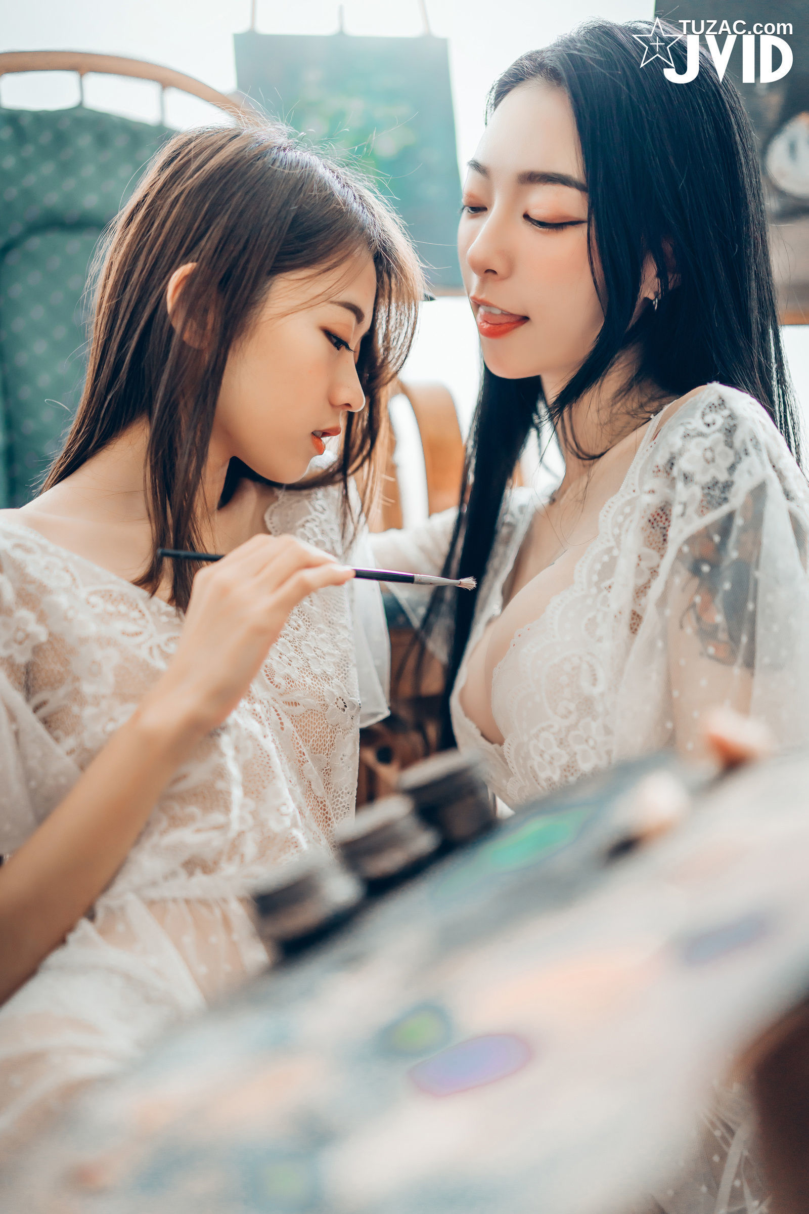 JVID-飘飘-妍妍-百合花神の美少女-最色色嘗試-辰辰特別客串！色色最大突破-2022.05.01