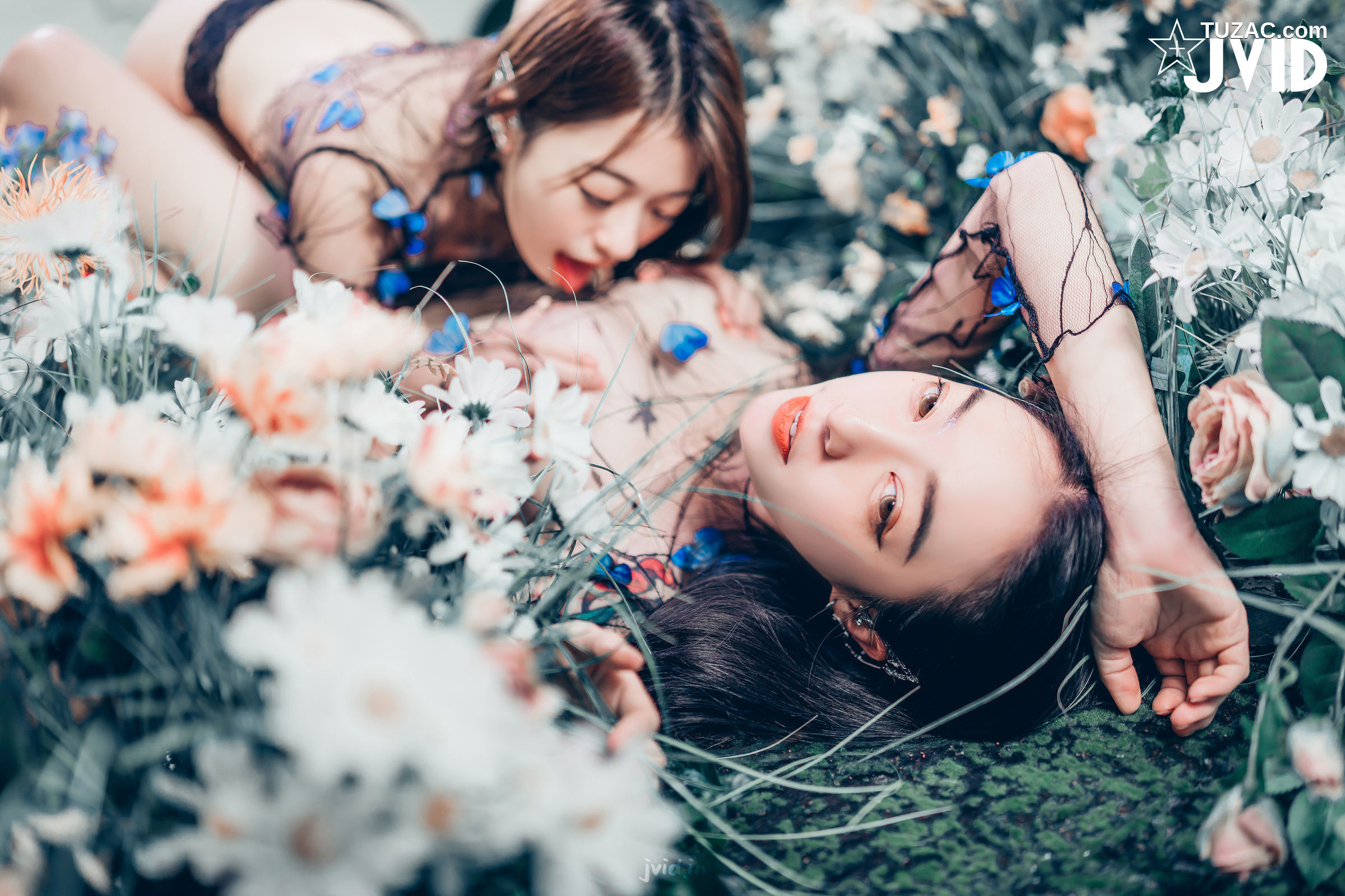 JVID-飘飘-妍妍-百合花神の美少女-最色色嘗試-辰辰特別客串！色色最大突破-2022.05.01