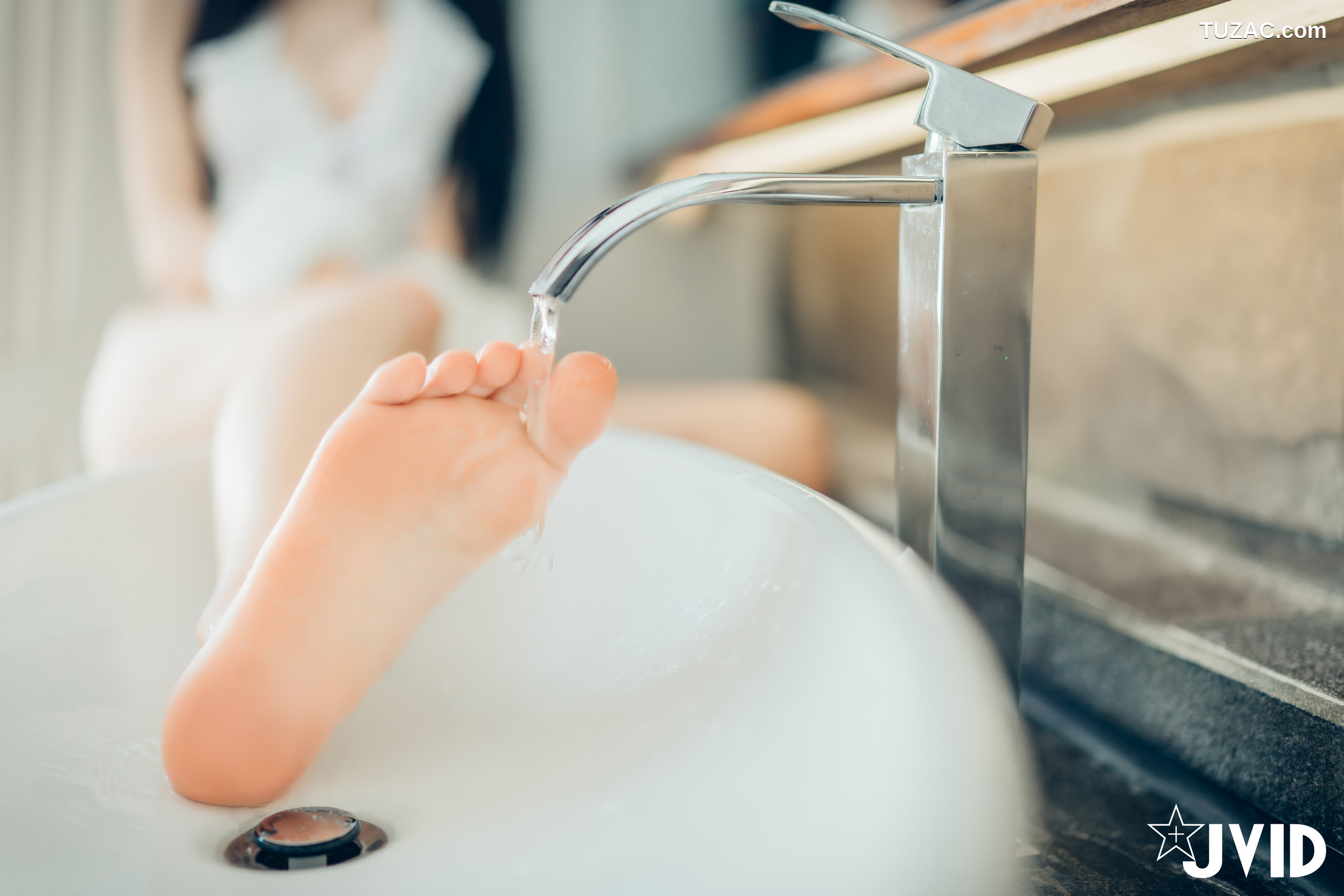 JVID-飘飘-猫娘女友-全真空死库水女仆-足控-激凸透点-2021.02.22