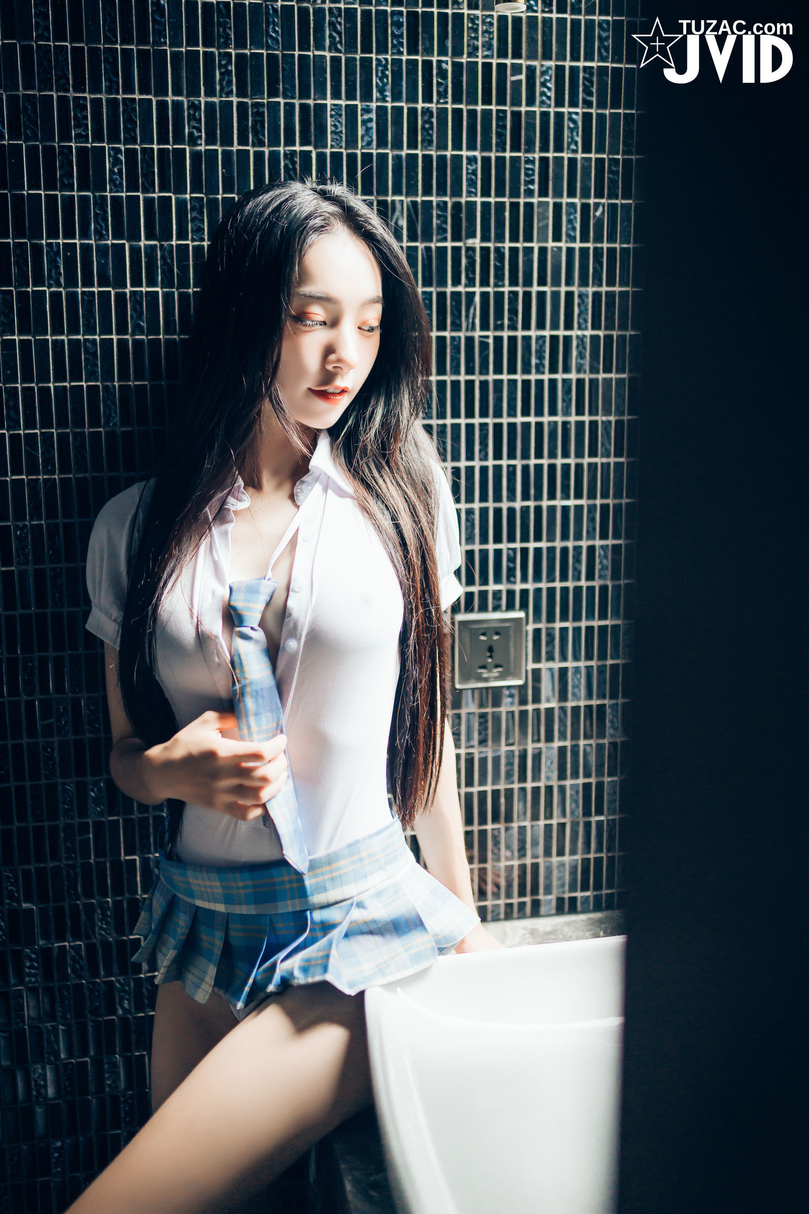 JVID-飘飘-百变女神-学生服-死库水-情趣内衣-性感睡衣-2021.08.18