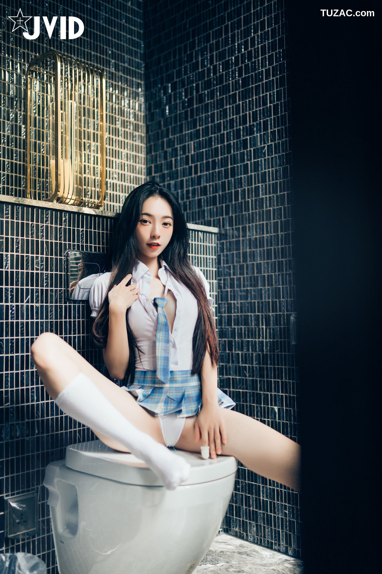 JVID-飘飘-百变女神-学生服-死库水-情趣内衣-性感睡衣-2021.08.18