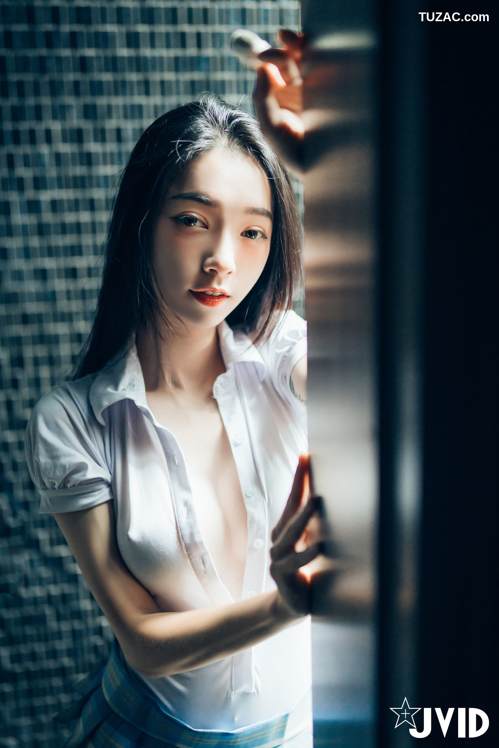 JVID-飘飘-百变女神-学生服-死库水-情趣内衣-性感睡衣-2021.08.18