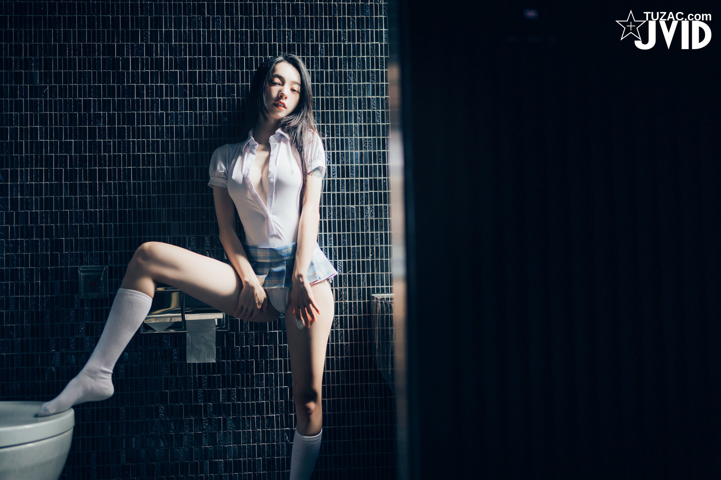 JVID-飘飘-百变女神-学生服-死库水-情趣内衣-性感睡衣-2021.08.18