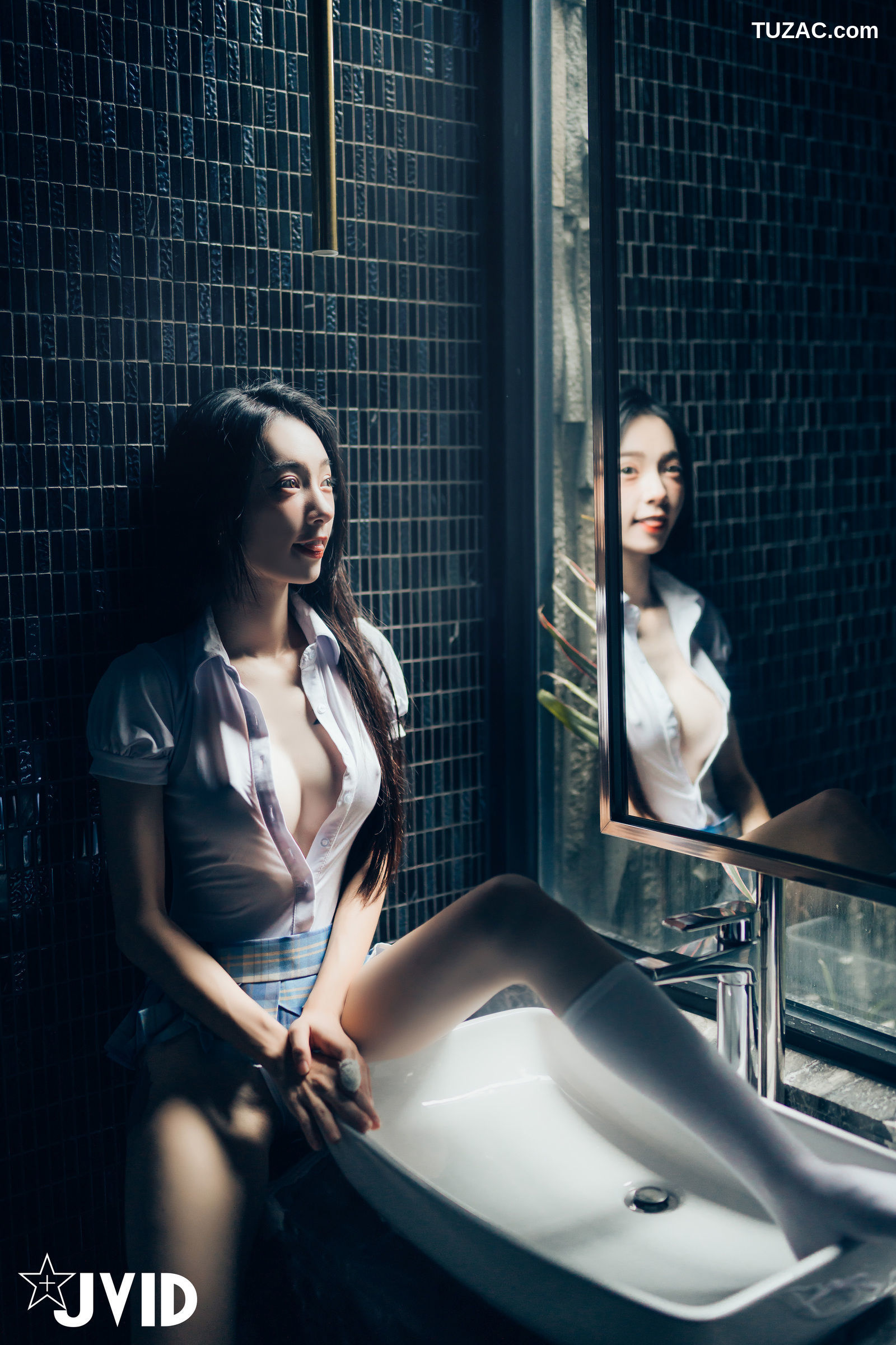 JVID-飘飘-百变女神-学生服-死库水-情趣内衣-性感睡衣-2021.08.18