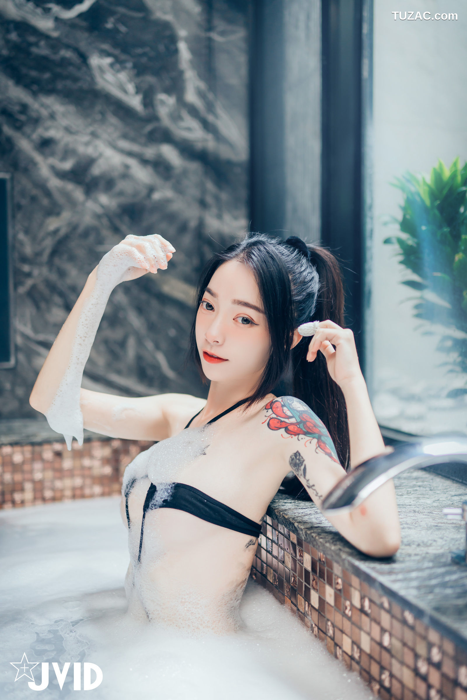 JVID-飘飘-百变女神-学生服-死库水-情趣内衣-性感睡衣-2021.08.18