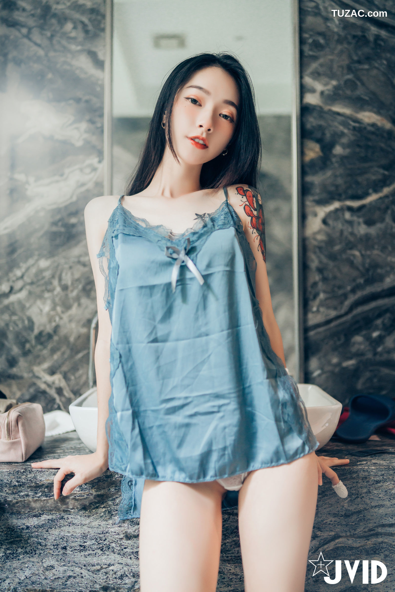 JVID-飘飘-百变女神-学生服-死库水-情趣内衣-性感睡衣-2021.08.18