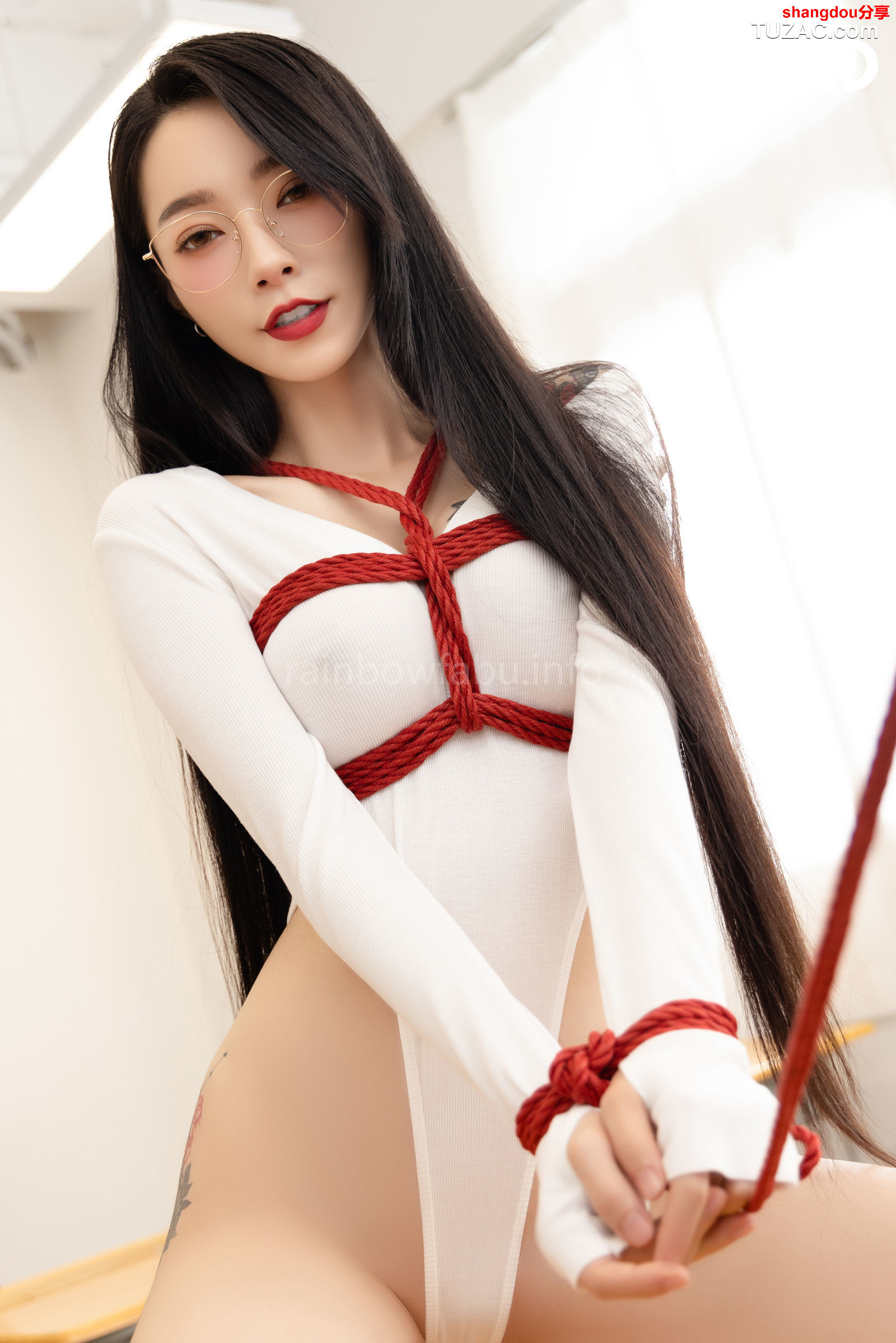 JVID-飘飘-神乳女教师-紧缚调教初体験-Teacher-thirst-for-shibari-watermark-2022.12.29