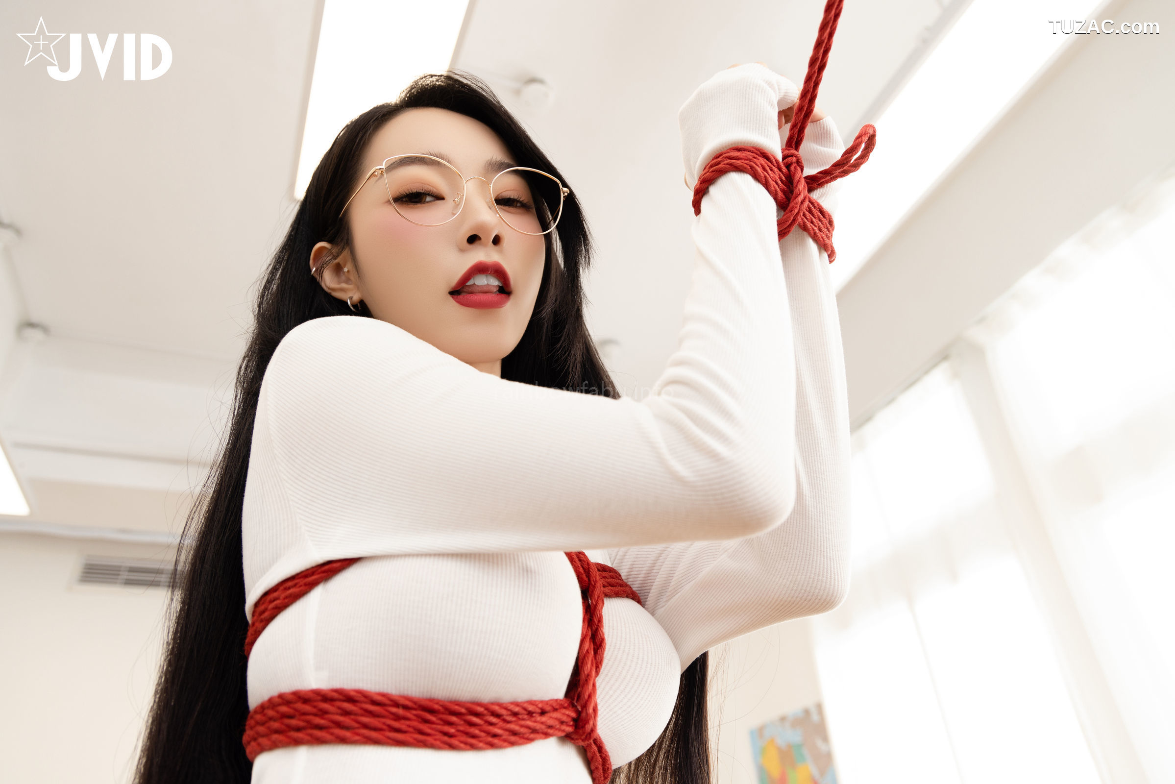 JVID-飘飘-神乳女教师-紧缚调教初体験-Teacher-thirst-for-shibari-watermark-2022.12.29