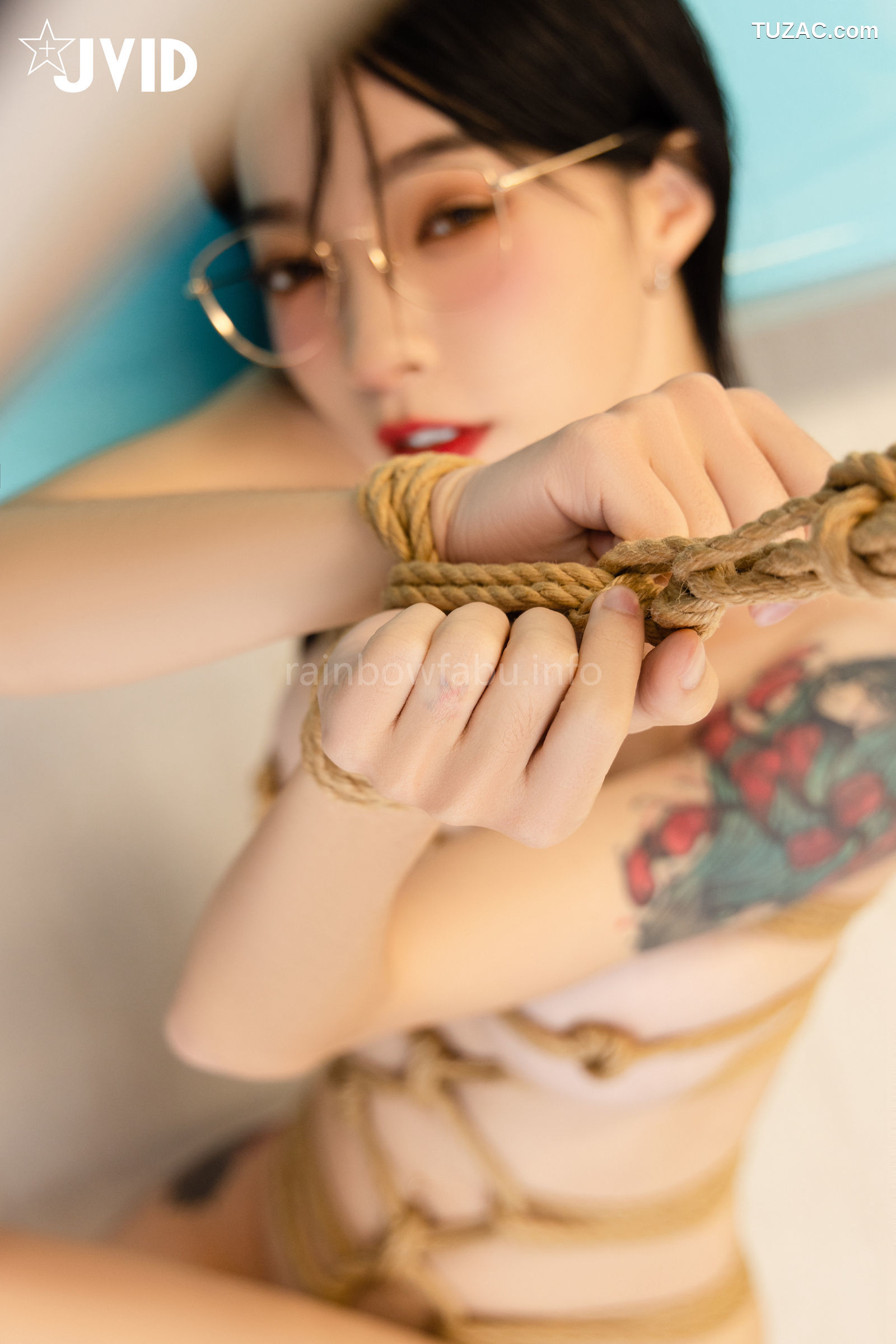 JVID-飘飘-神乳女教师-紧缚调教初体験-Teacher-thirst-for-shibari-watermark-2022.12.29