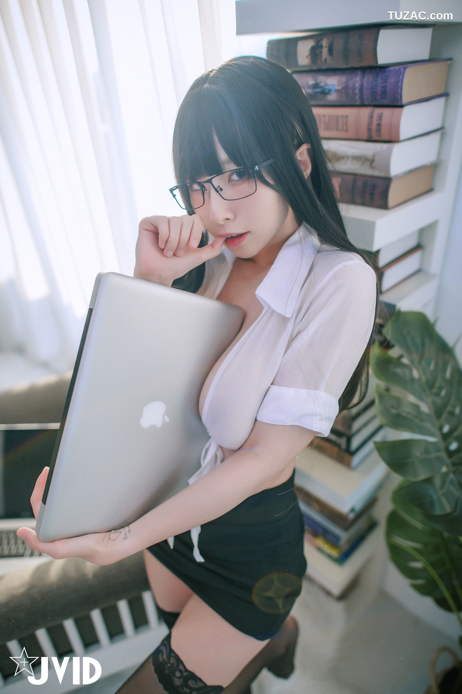 JVID-黎菲儿-超完美巨乳-色色的女同事加班时の脱衣诱惑-2022.11.28