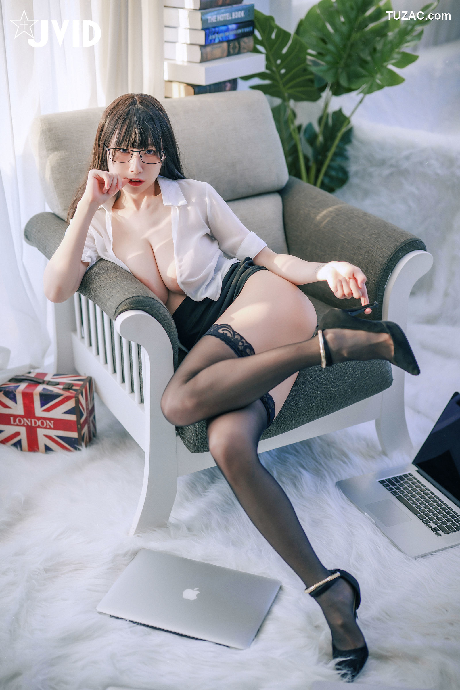 JVID-黎菲儿-超完美巨乳-色色的女同事加班时の脱衣诱惑-2022.11.28