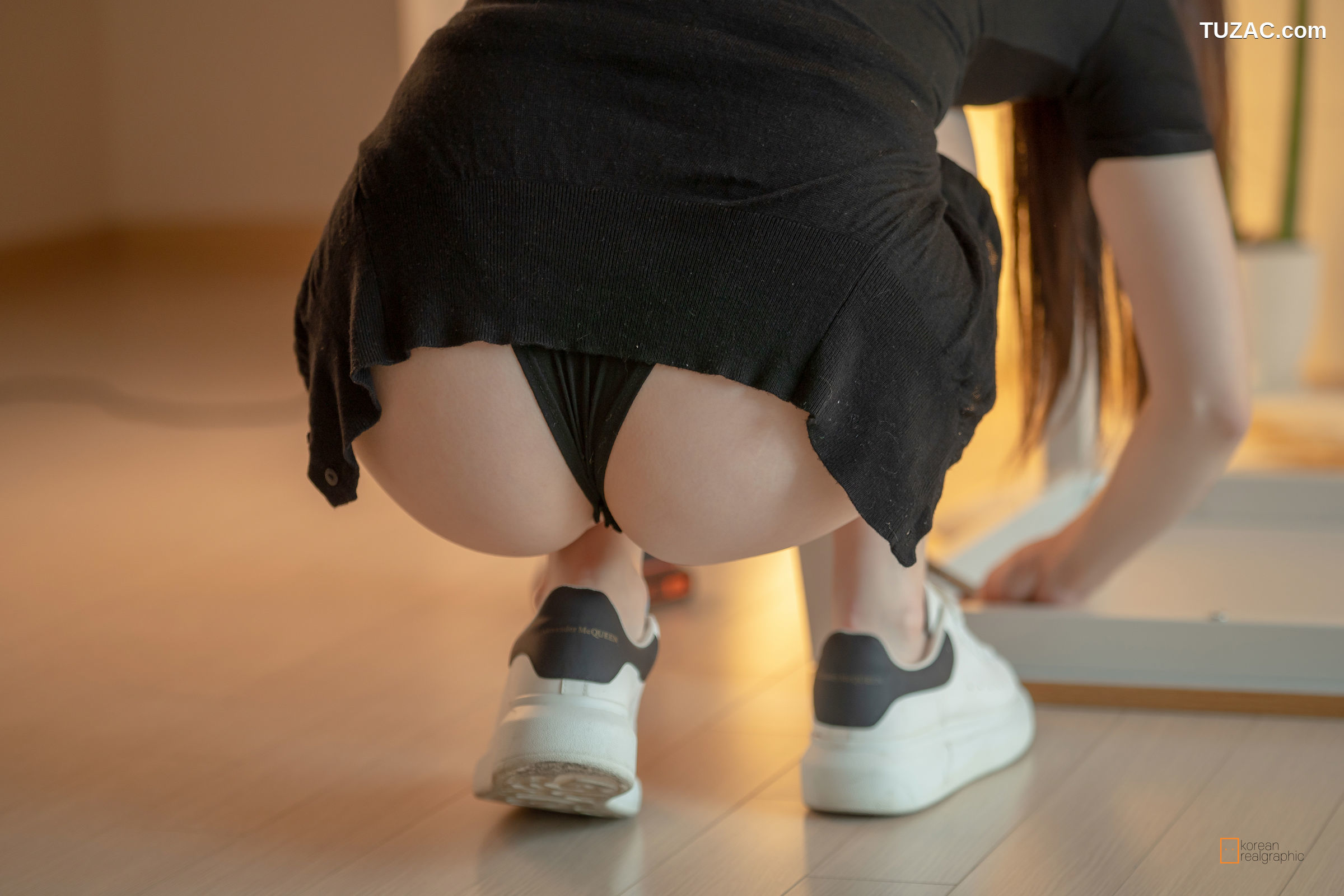 [Korean-Realgraphic]-No.08-组装家具的韩国美女-MyuA