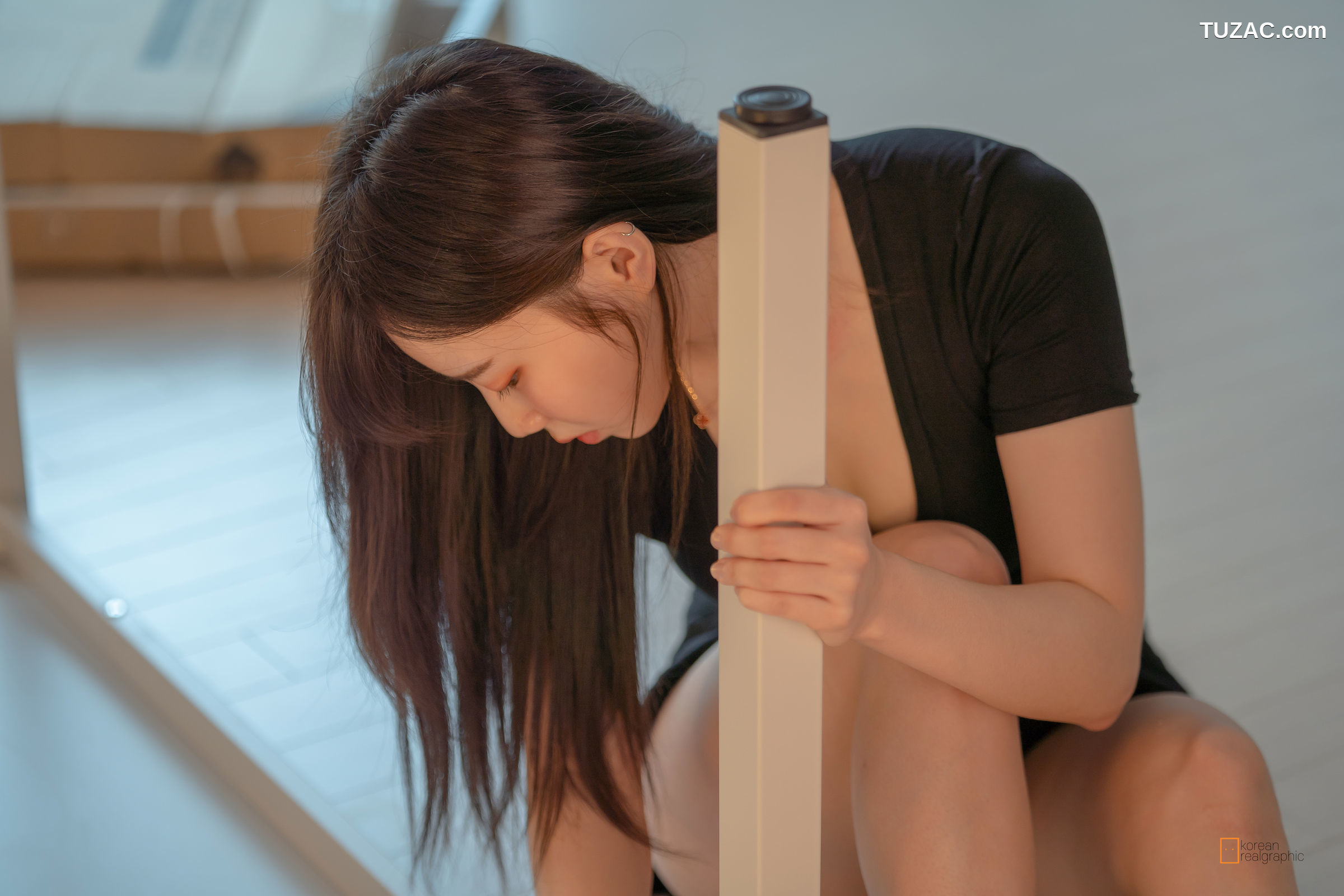 [Korean-Realgraphic]-No.08-组装家具的韩国美女-MyuA