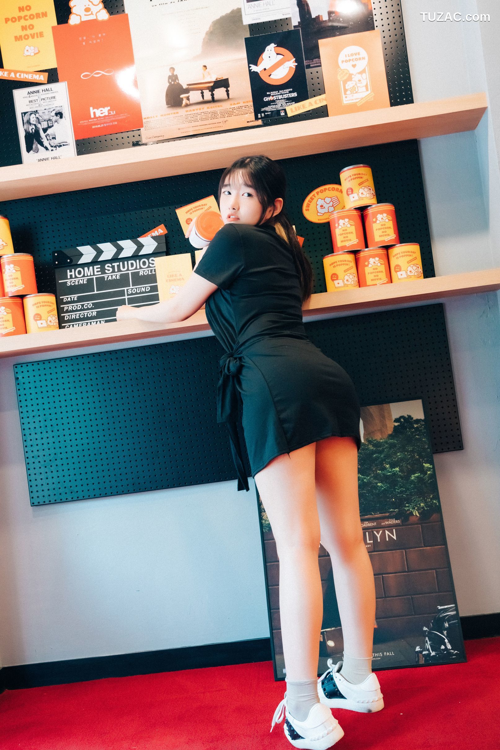 Sonson-손손-影院裸露女孩-无圣光-Cinema-Girl-Loozy