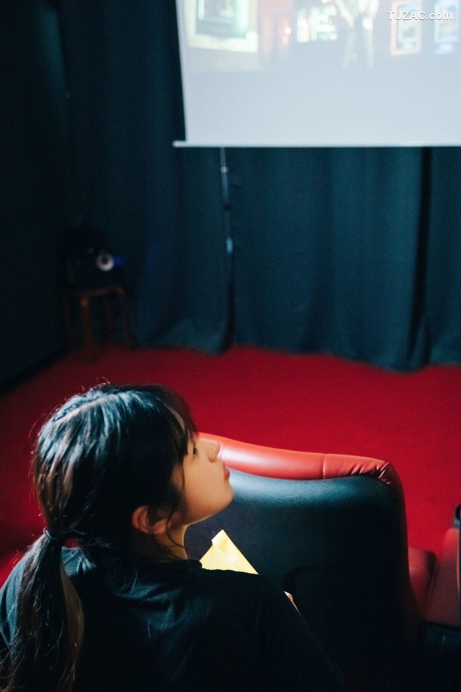 Sonson-손손-影院裸露女孩-无圣光-Cinema-Girl-Loozy