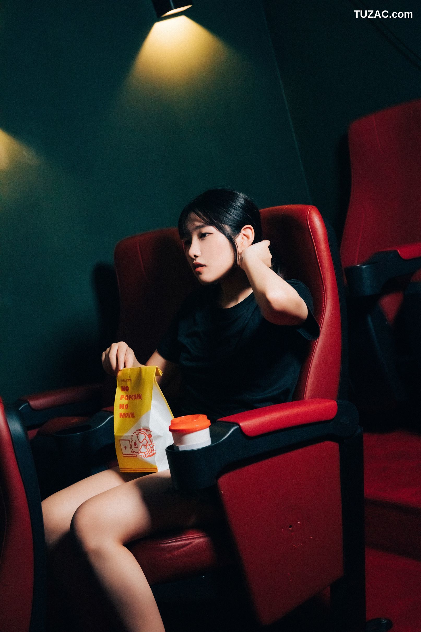 Sonson-손손-影院裸露女孩-无圣光-Cinema-Girl-Loozy