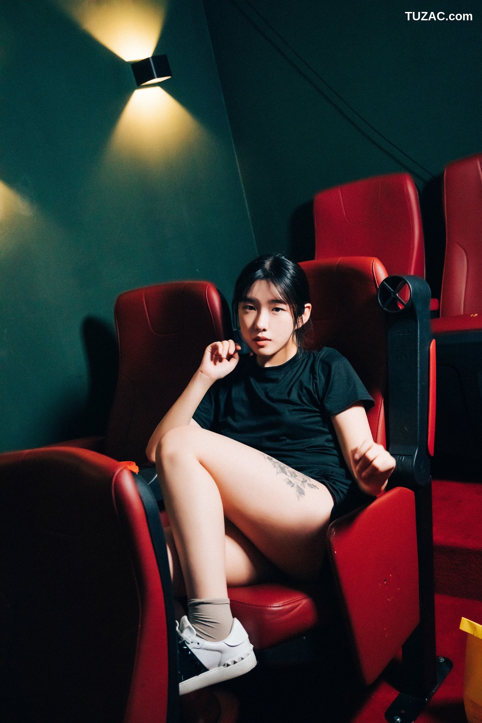 Sonson-손손-影院裸露女孩-无圣光-Cinema-Girl-Loozy