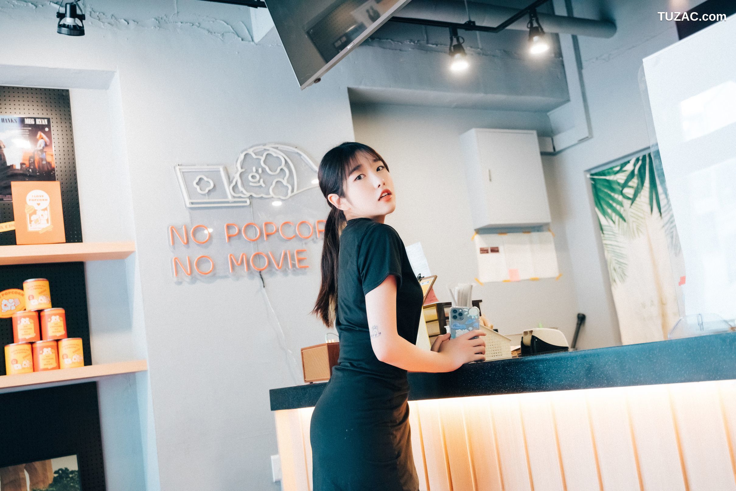 Sonson-손손-影院裸露女孩-无圣光-Cinema-Girl-Loozy