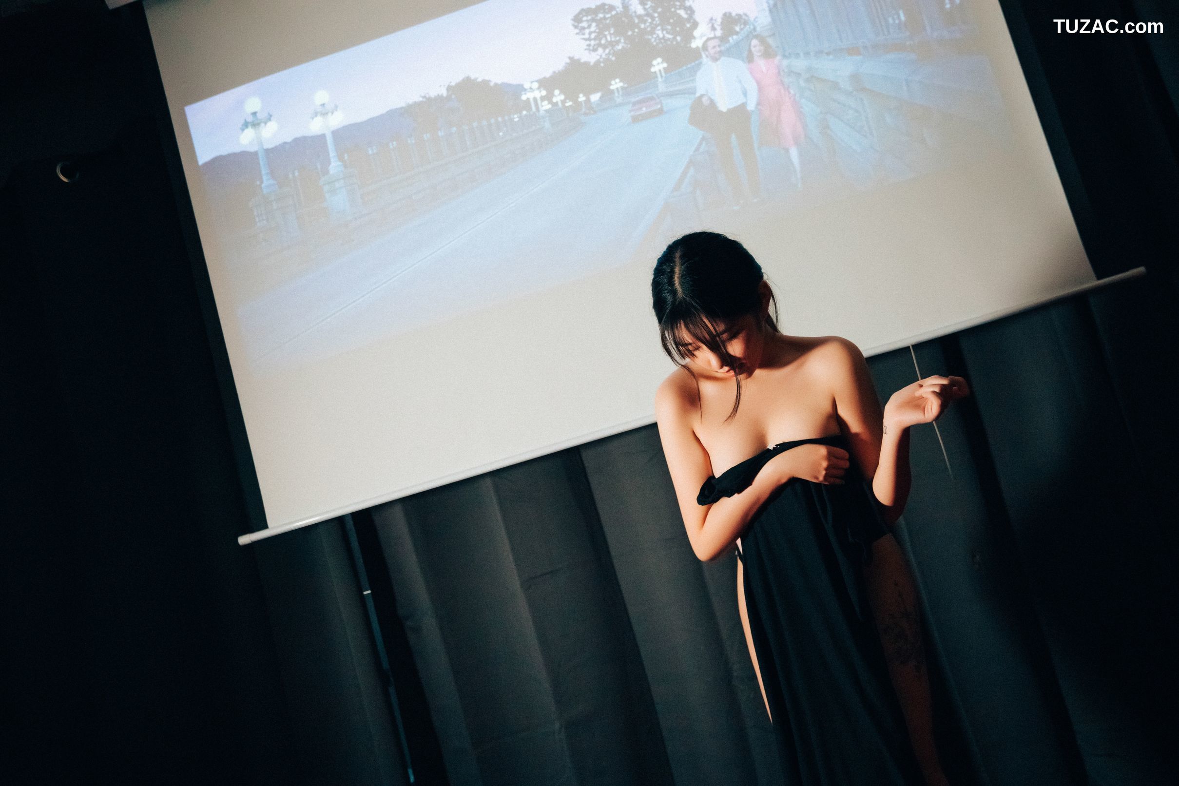 Sonson-손손-影院裸露女孩-无圣光-Cinema-Girl-Loozy