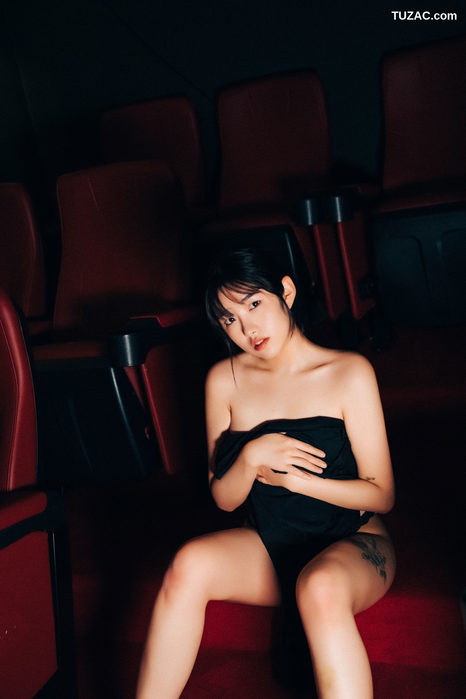 Sonson-손손-影院裸露女孩-无圣光-Cinema-Girl-Loozy