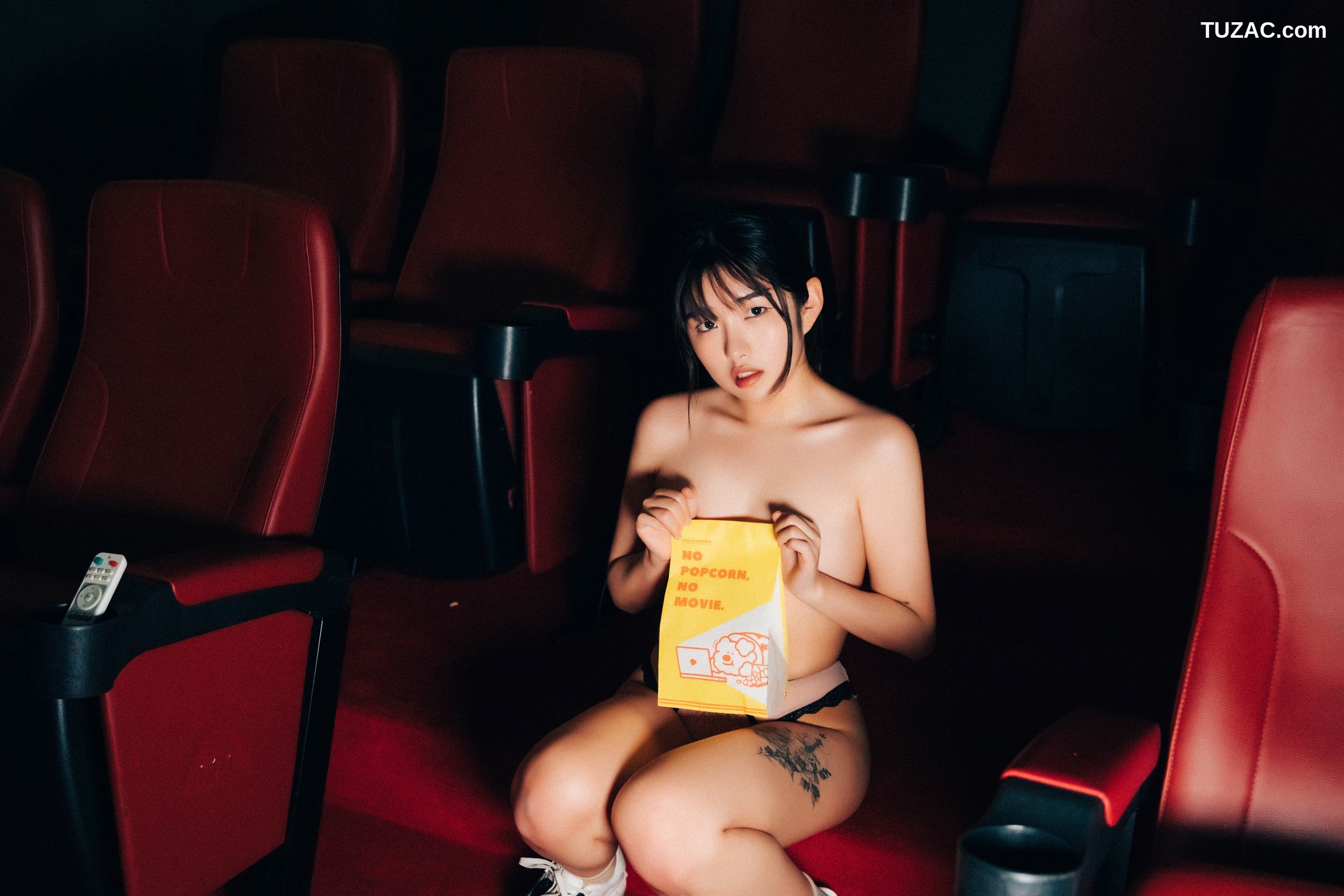 Sonson-손손-影院裸露女孩-无圣光-Cinema-Girl-Loozy