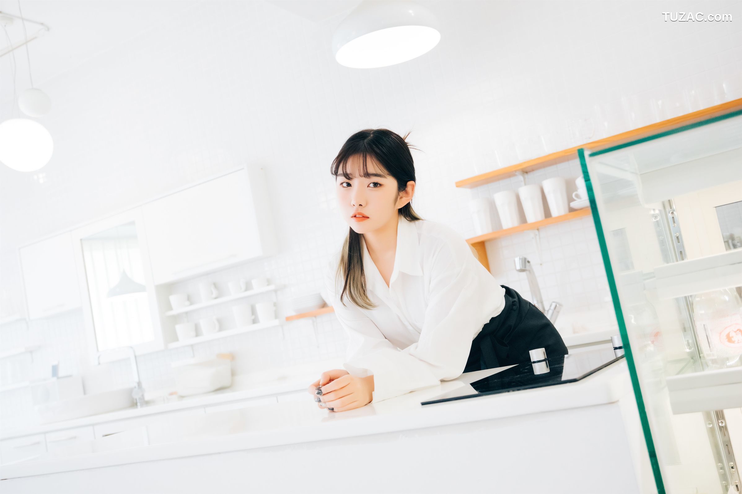 Sonson-손손-真空围裙-Nude-Apron-Loozy