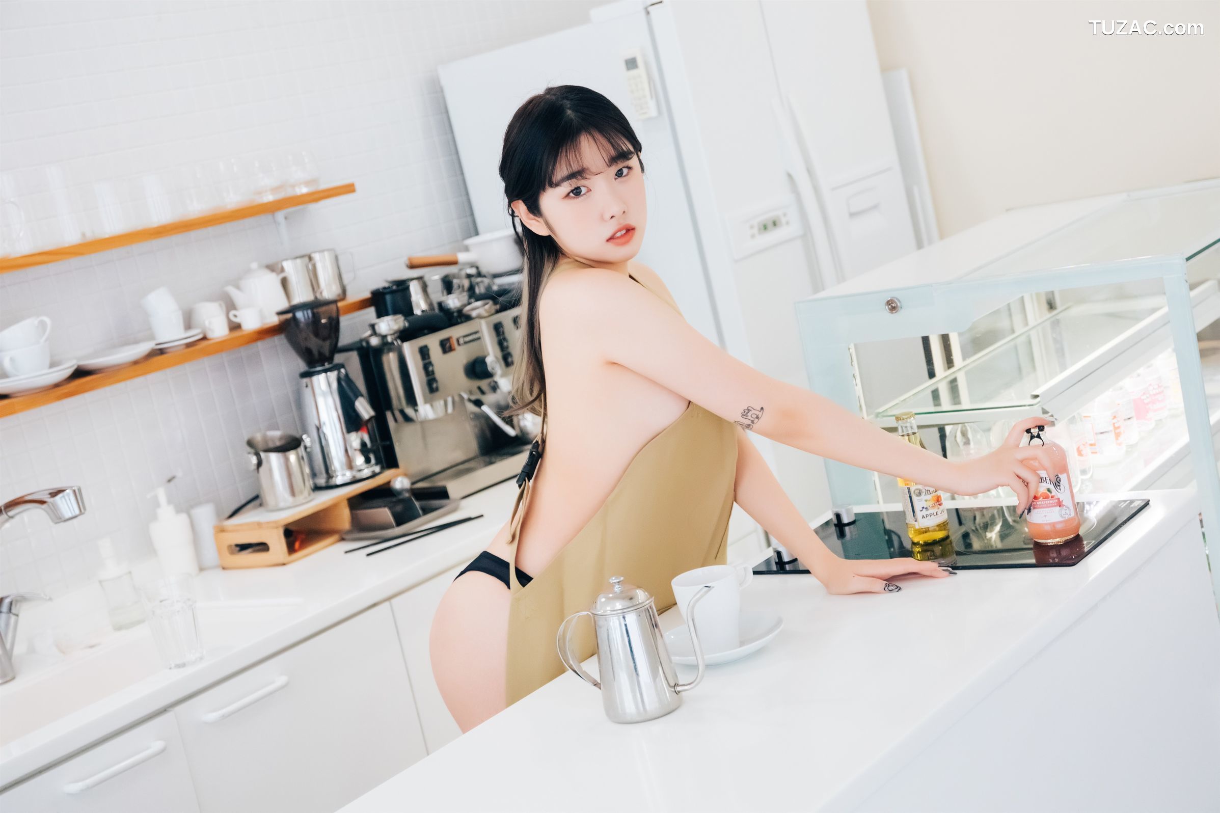 Sonson-손손-真空围裙-Nude-Apron-Loozy