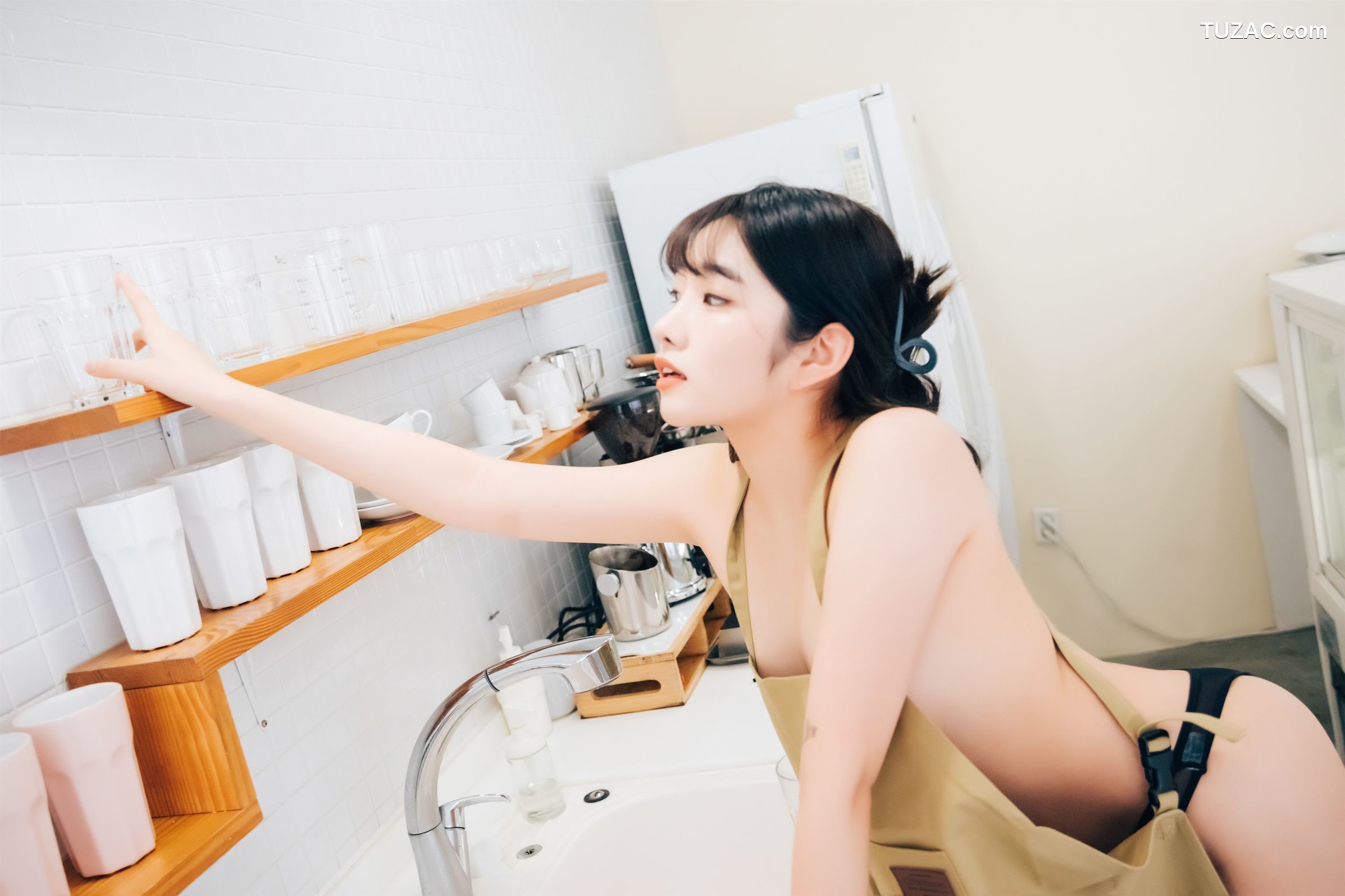 Sonson-손손-真空围裙-Nude-Apron-Loozy