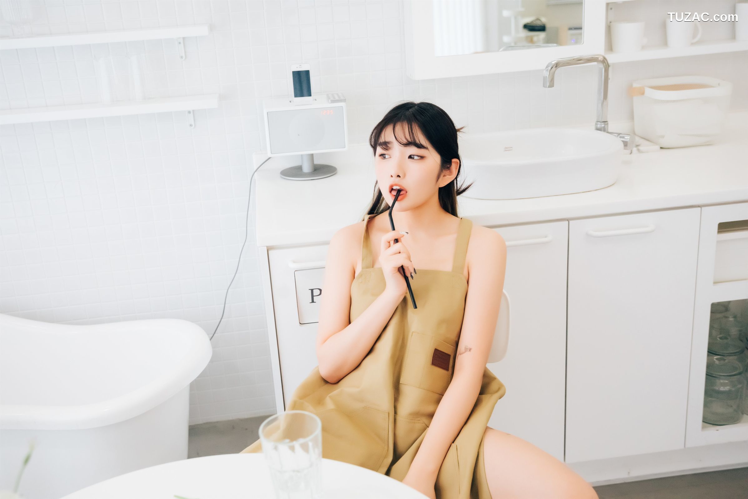 Sonson-손손-真空围裙-Nude-Apron-Loozy