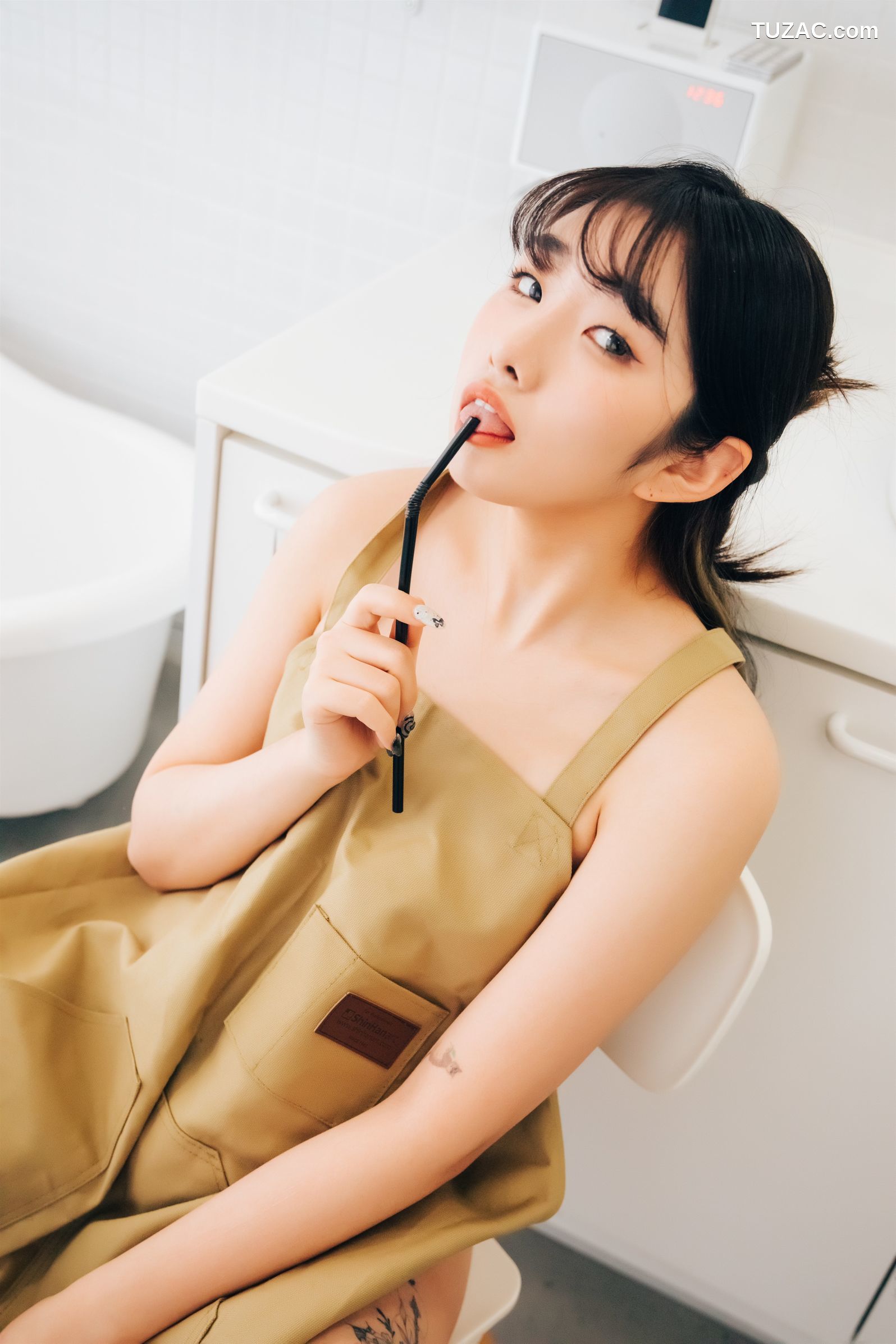 Sonson-손손-真空围裙-Nude-Apron-Loozy