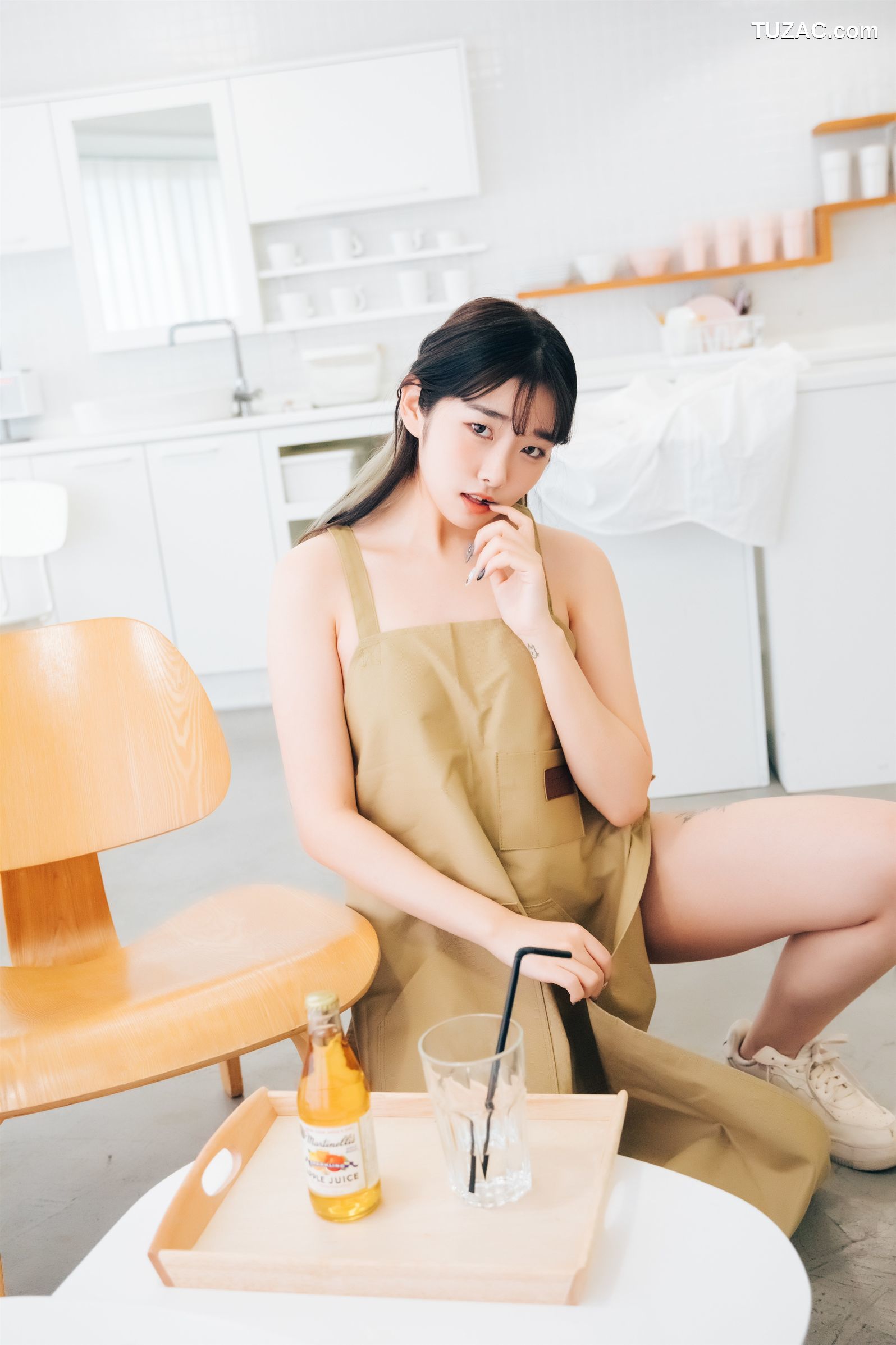 Sonson-손손-真空围裙-Nude-Apron-Loozy
