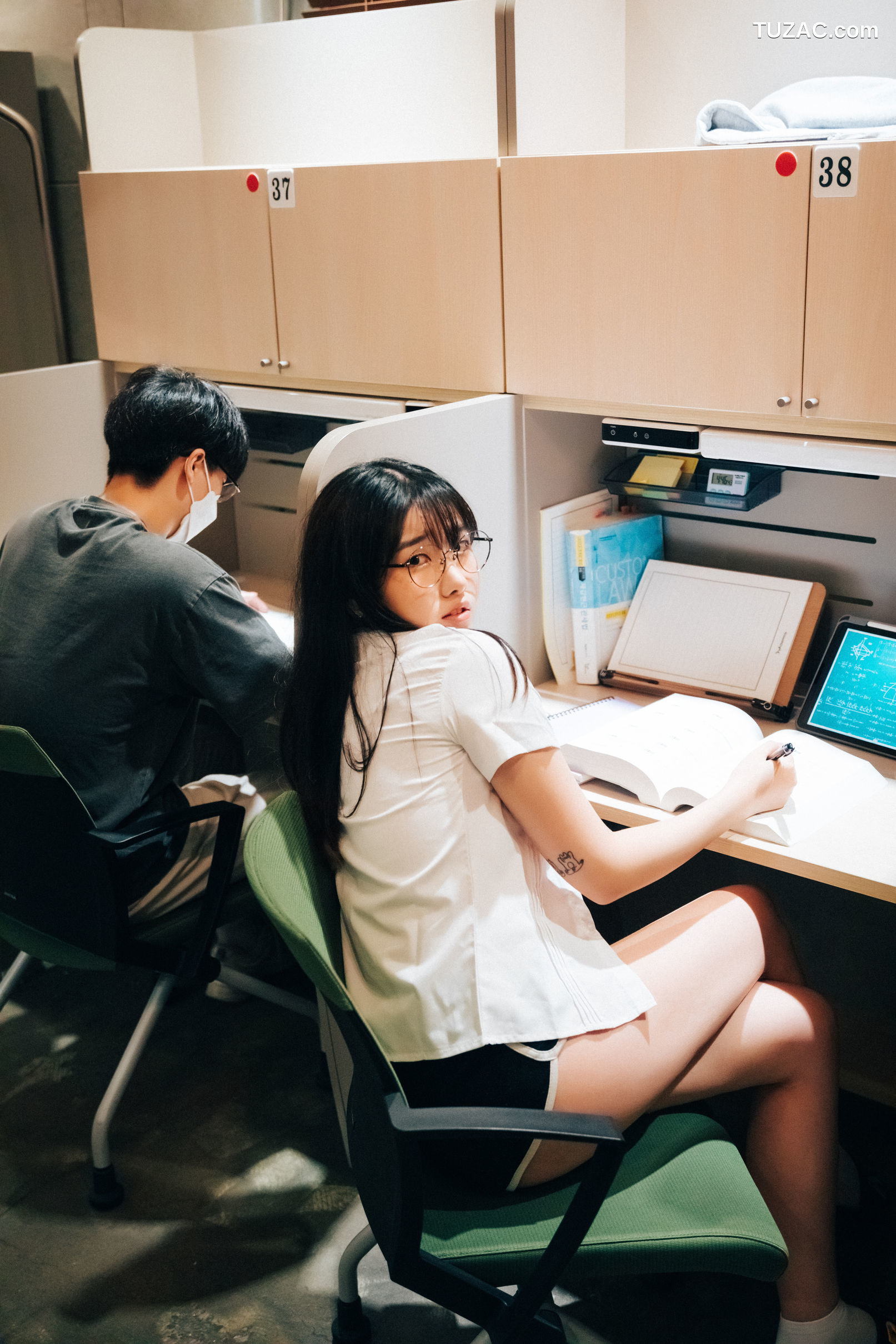 Sonson-손손-自习室-Reading-room-无圣光-Loozy