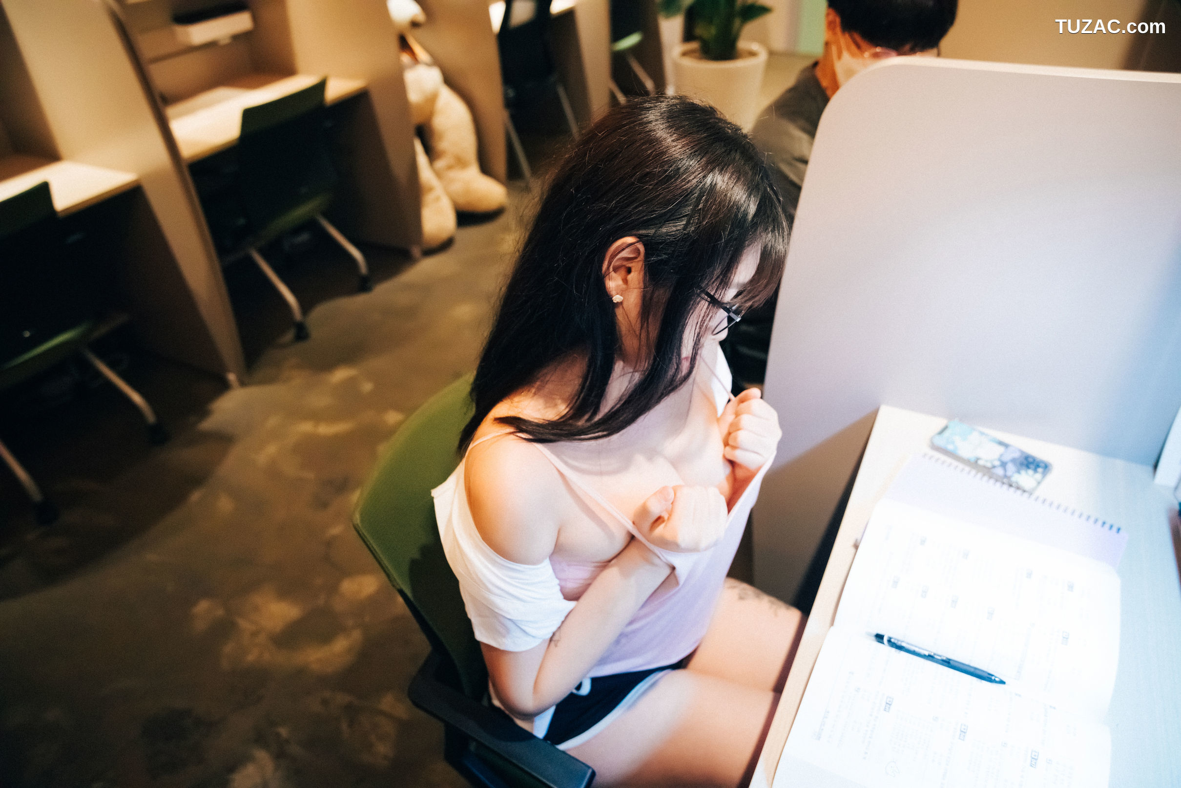 Sonson-손손-自习室-Reading-room-无圣光-Loozy